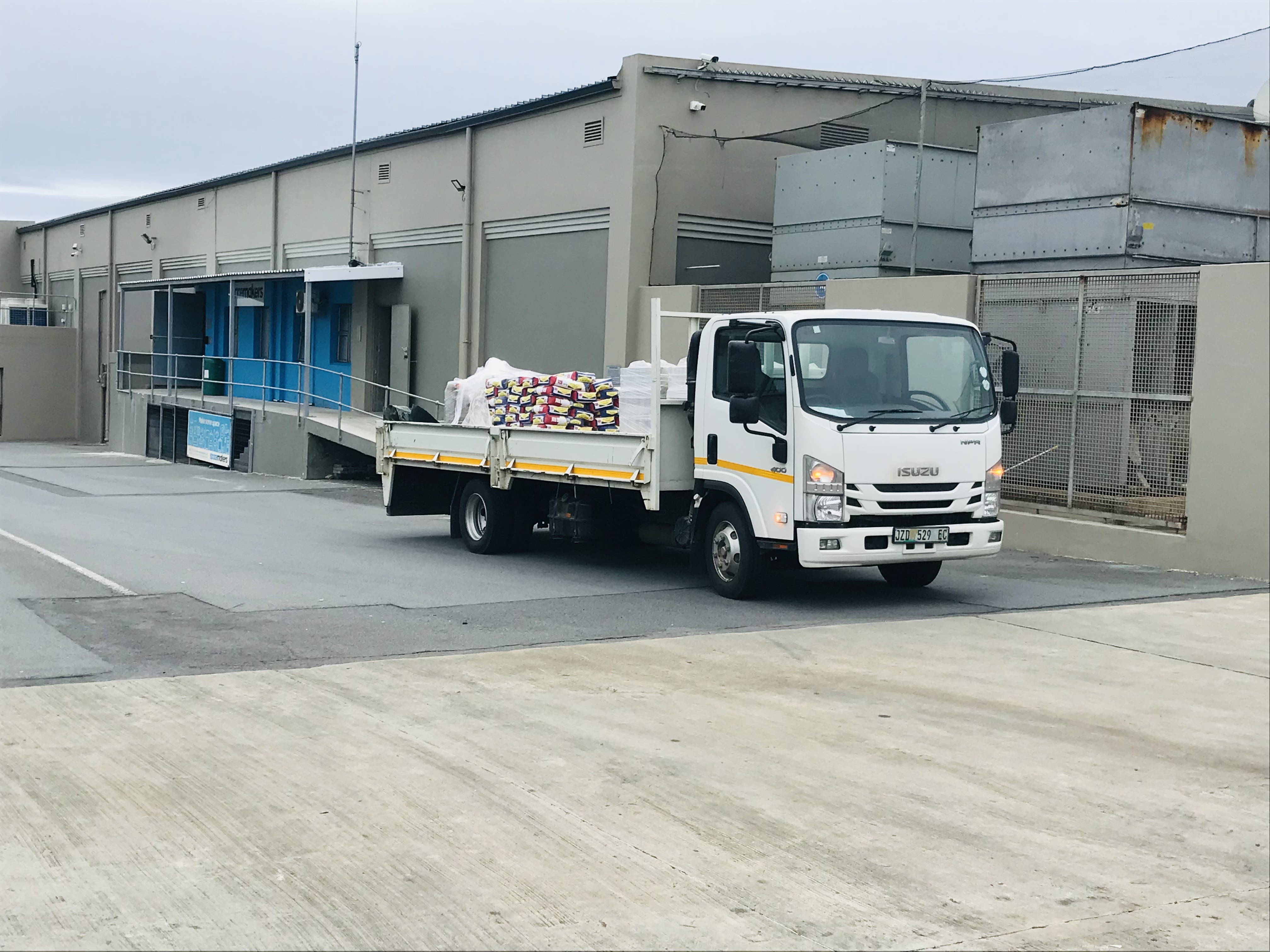 8 Ton Dropside for hire in Eastern Cape