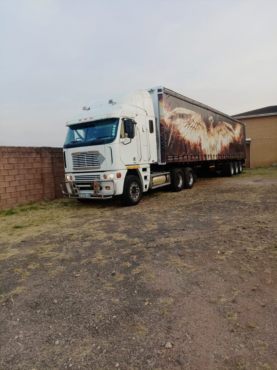 Triaxles Flatdeck for hire in Durban South Africa, KwaZulu-Natal