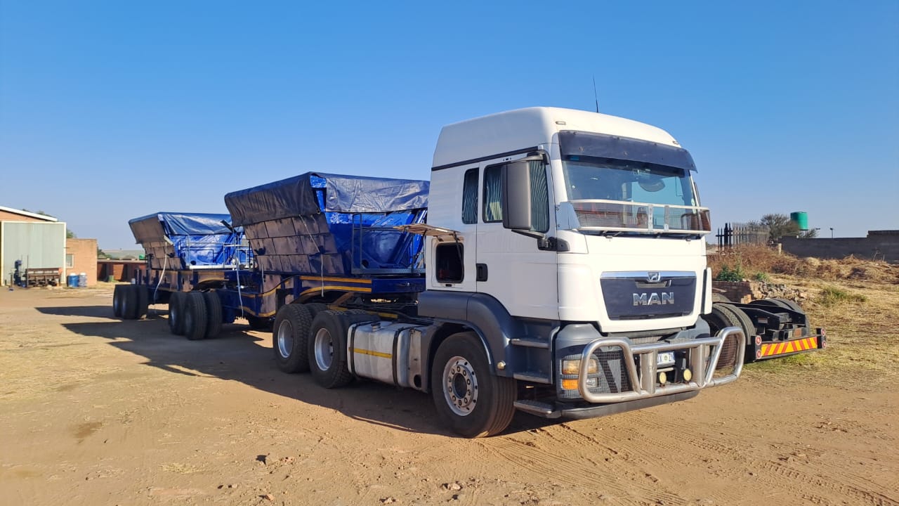 34 Ton Side Tipper for hire in KwaZulu-Natal