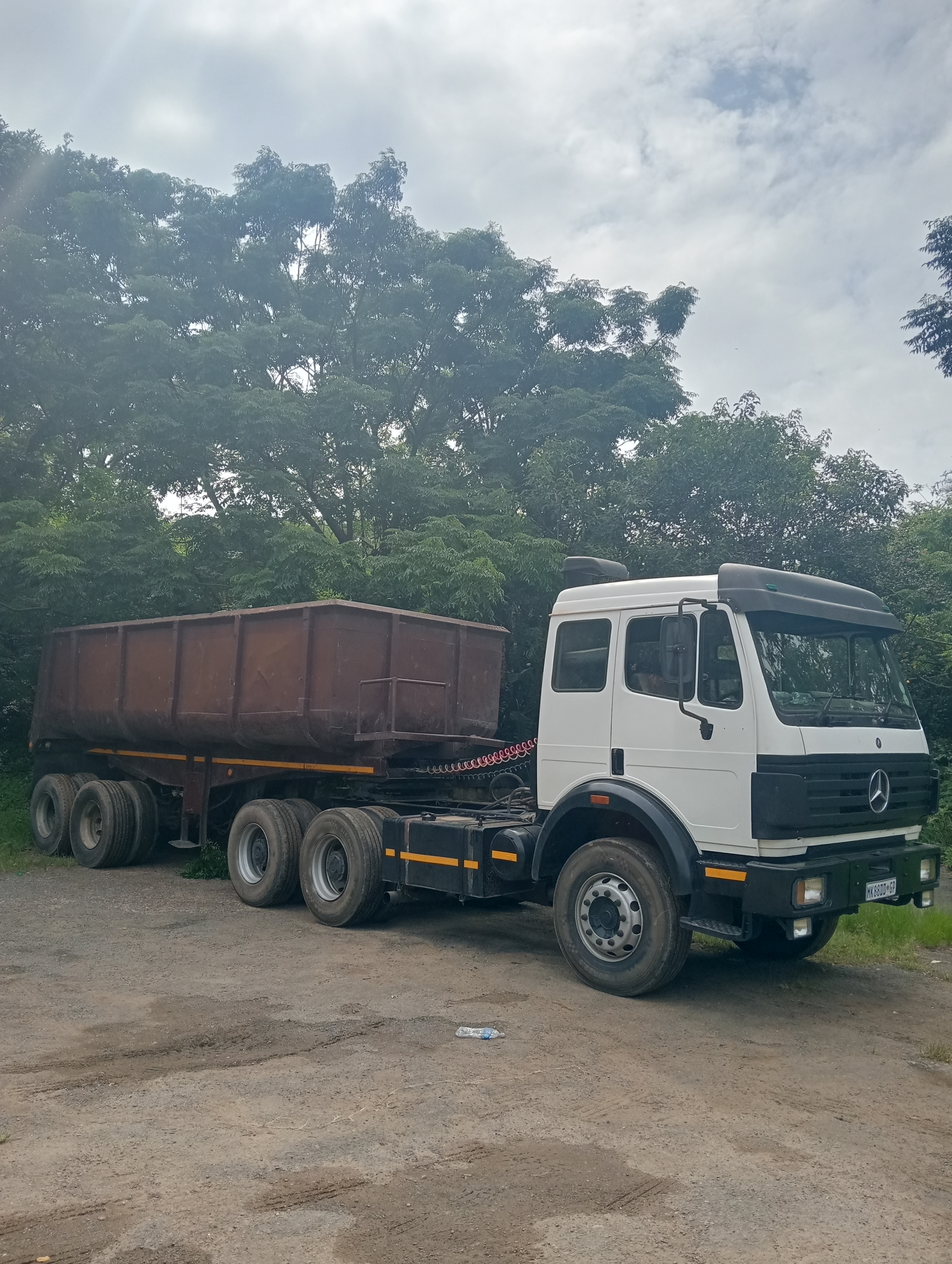 Back tipper Truck Hire for hire in Sudhir Rampersad South Africa, KwaZulu-Natal