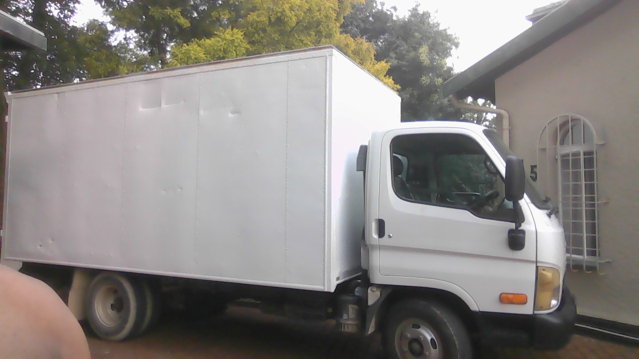 Medium close body for hire in SON & DAUGHTER LOGISTIX South Africa, Gauteng