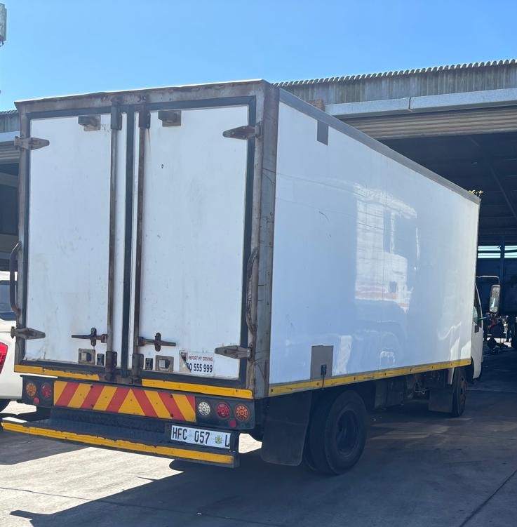 Small truck, Closed body for hire in TSHEPO MNISI South Africa, Western Cape