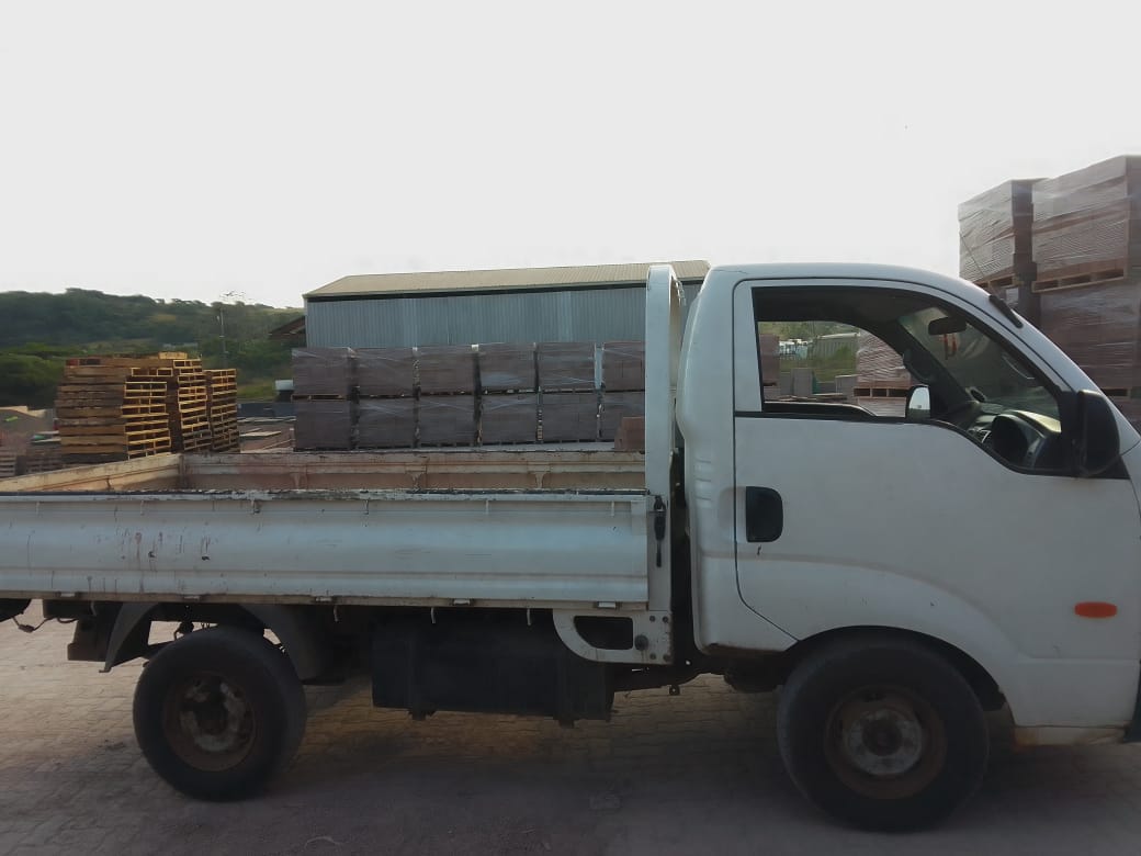 Pickup Lorry for hire in Suvesh South Africa, KwaZulu-Natal