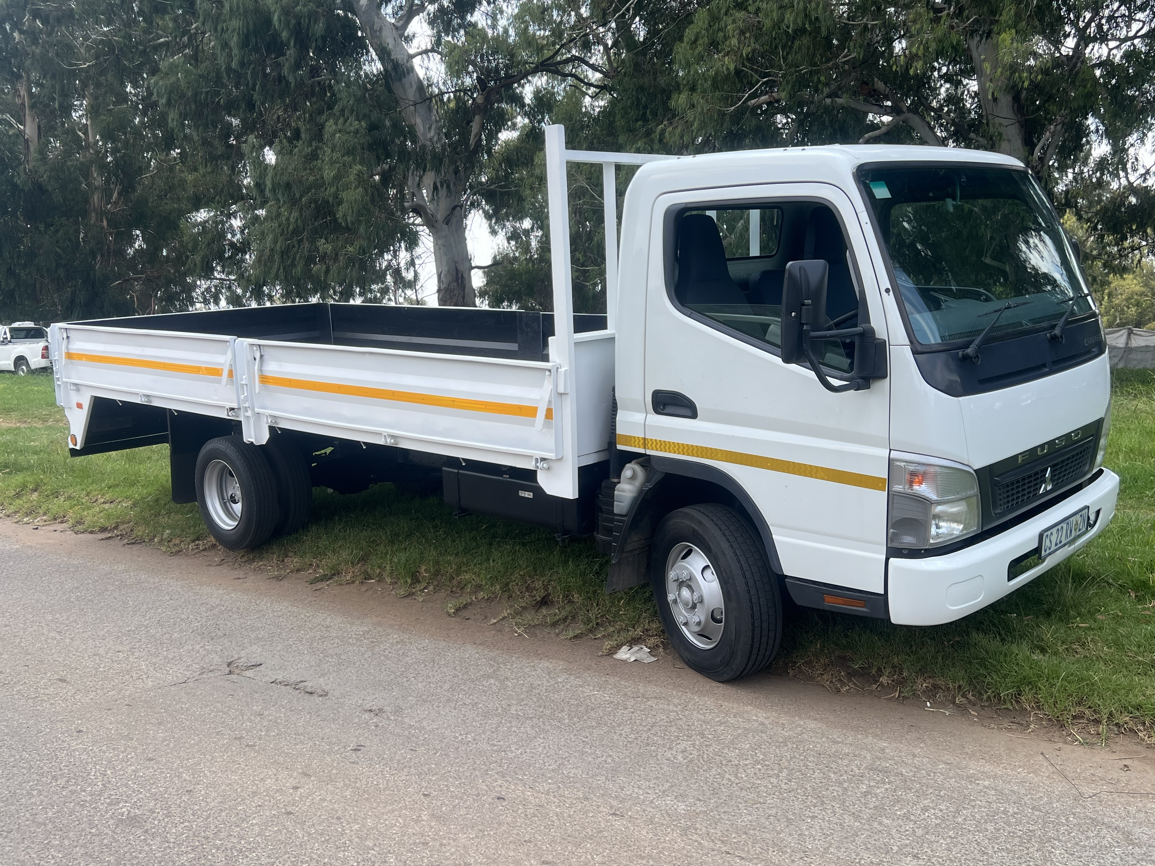 Medium Dropside Truck (4 Ton) for hire in Luyanda dlamjni South Africa, Gauteng