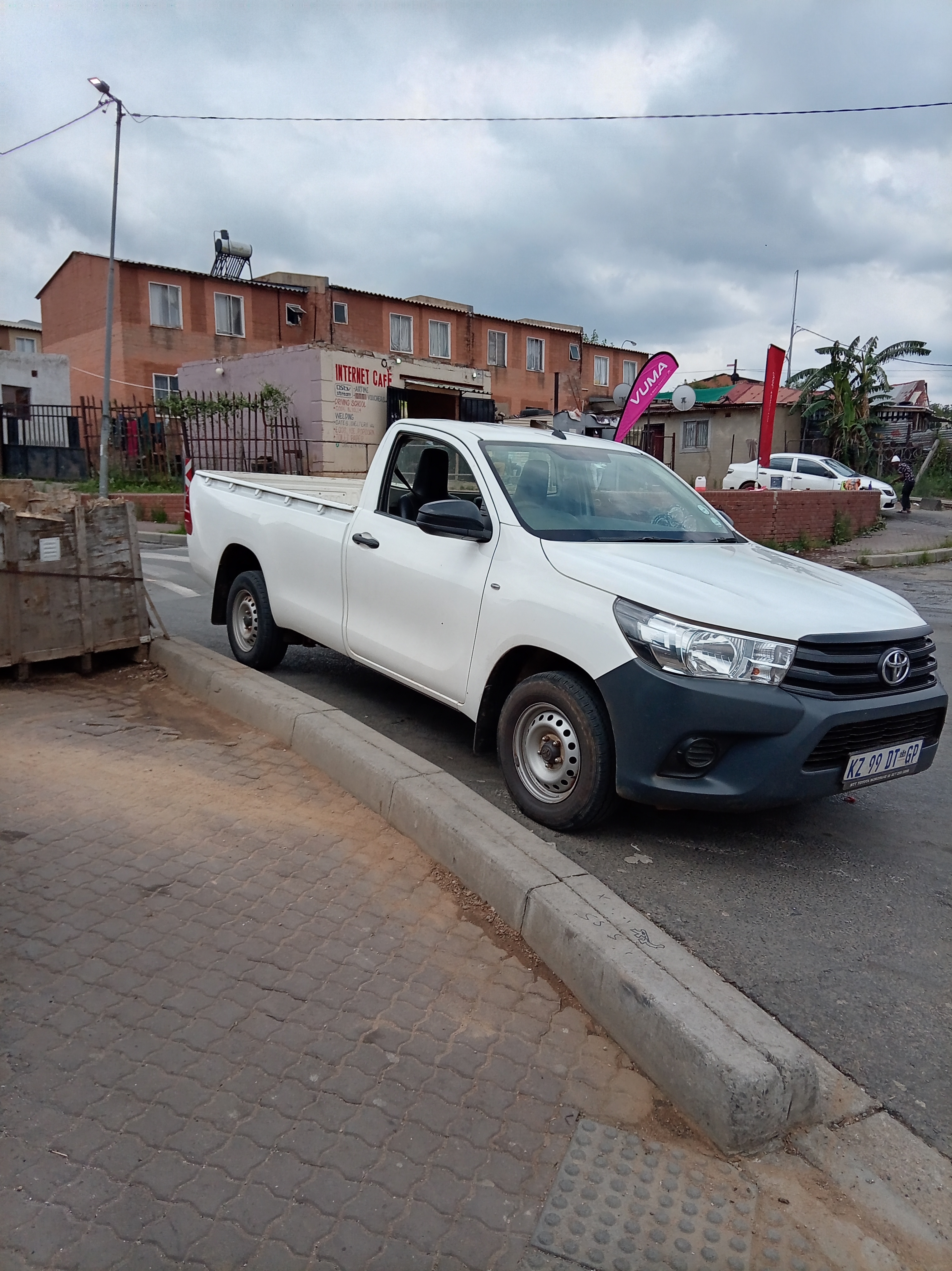 Pick Up Bakkie for hire in Maesela South Africa, Gauteng