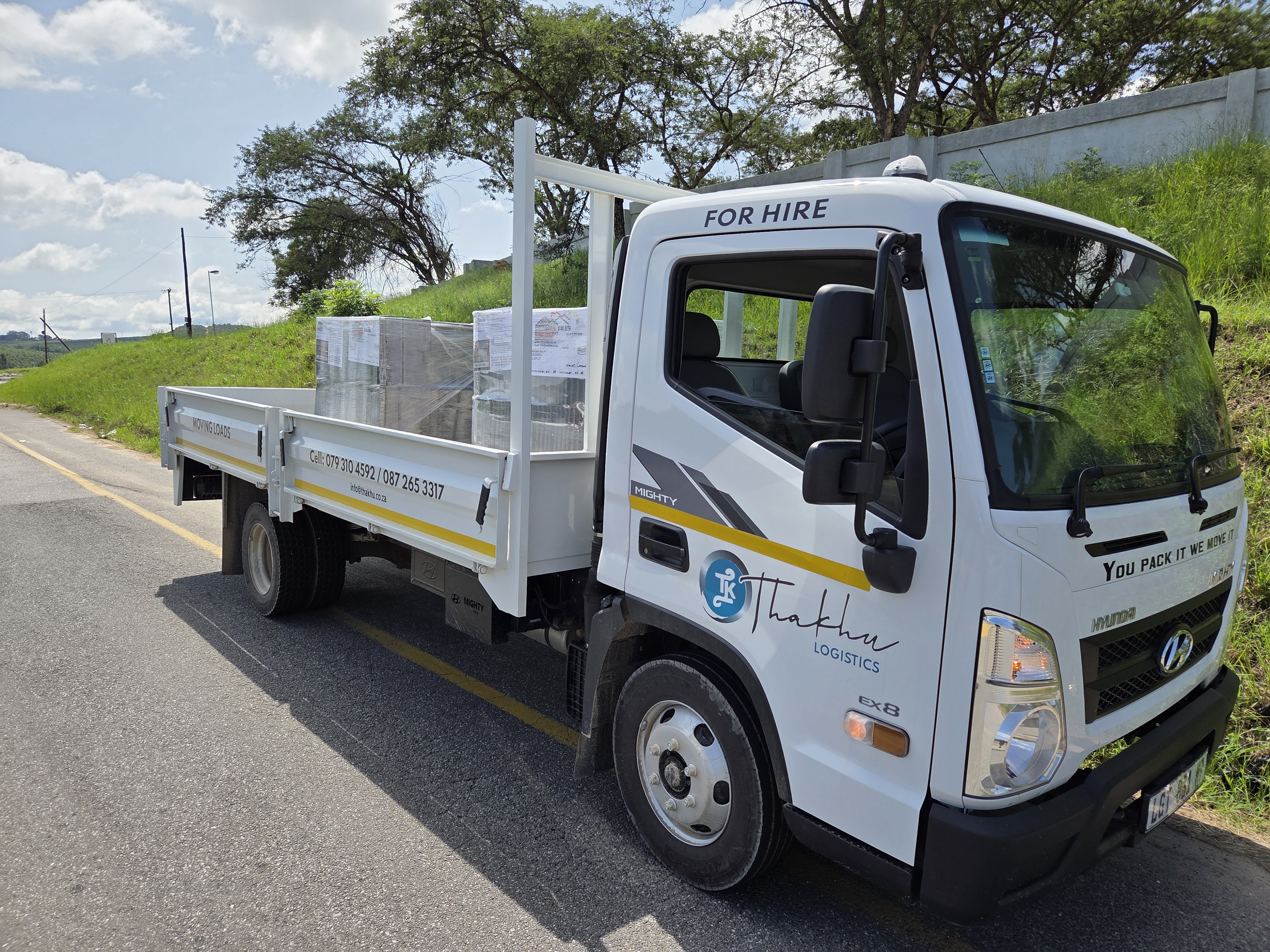 Dropside for hire in Thakhu Logistics South Africa, Mpumalanga