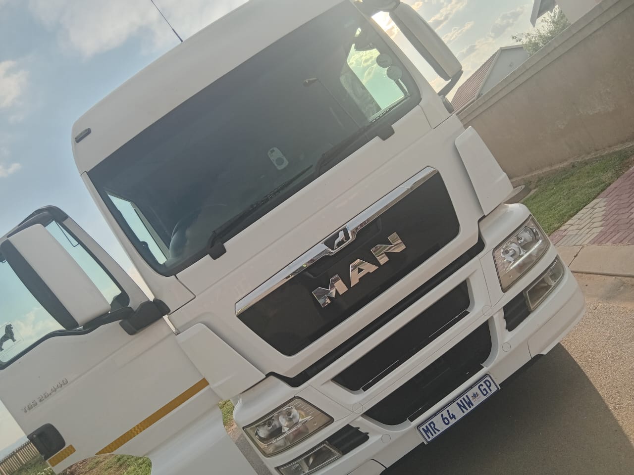 Horse or Tractor with no trailer for hire in Patrick Mudau South Africa, Gauteng
