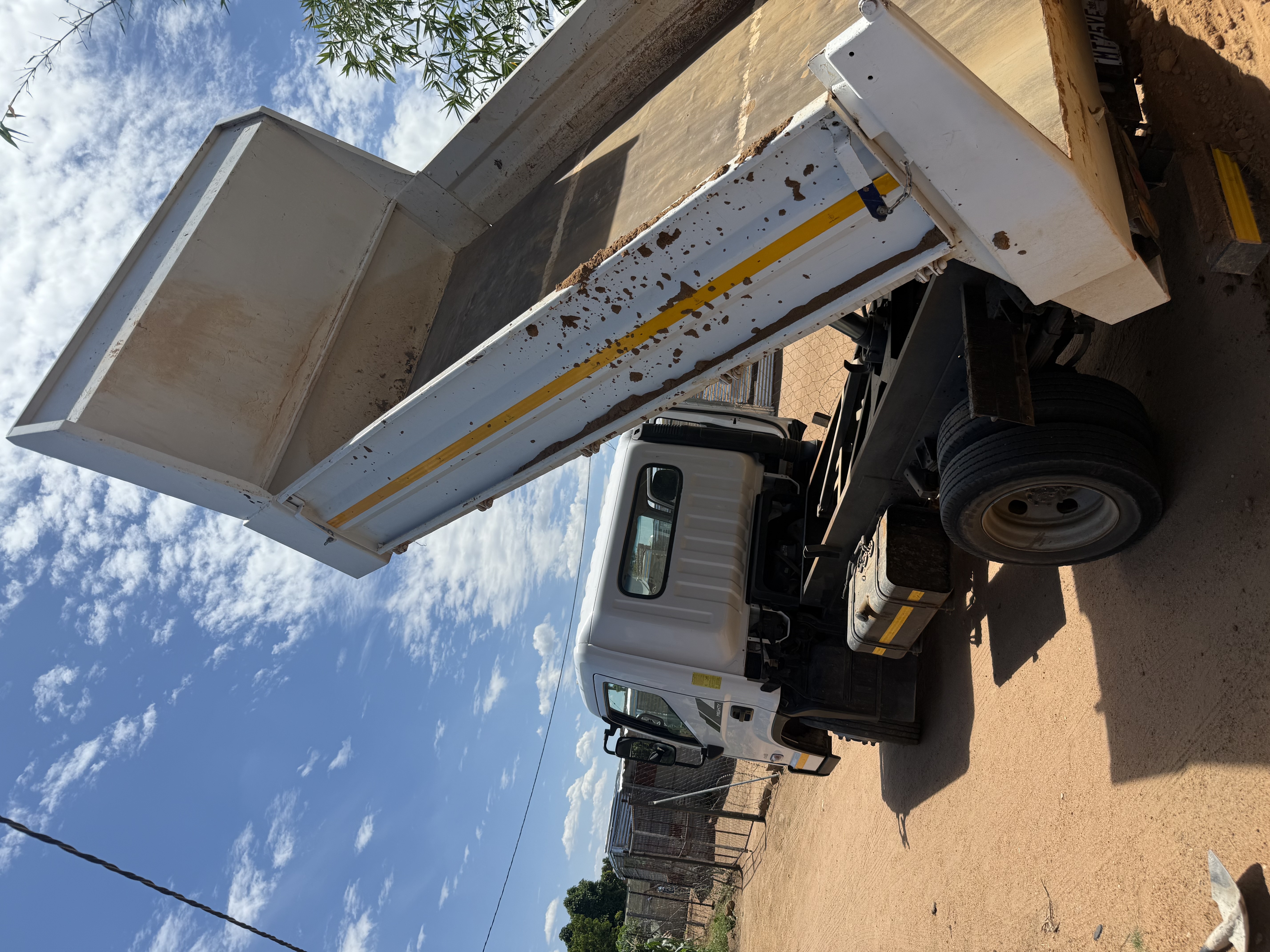 Medium Dropside Truck (4 Ton) for hire in Matodzi South Africa, Gauteng