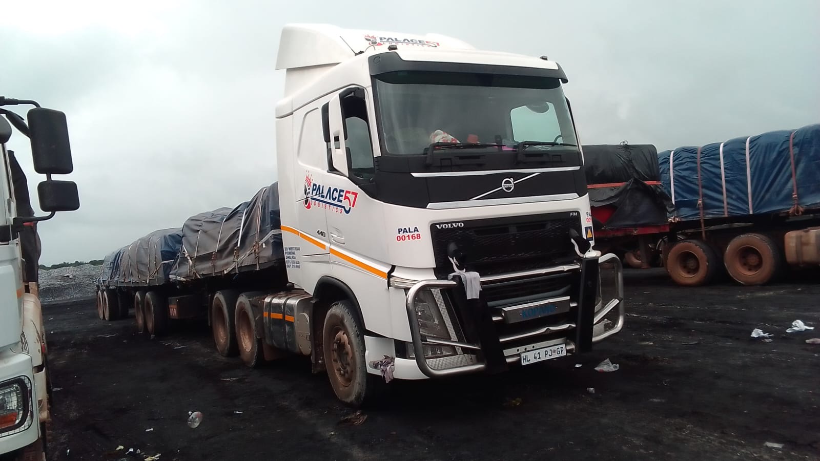 Superlink Flatdeck for hire in Vivienne Wade South Africa, Gauteng