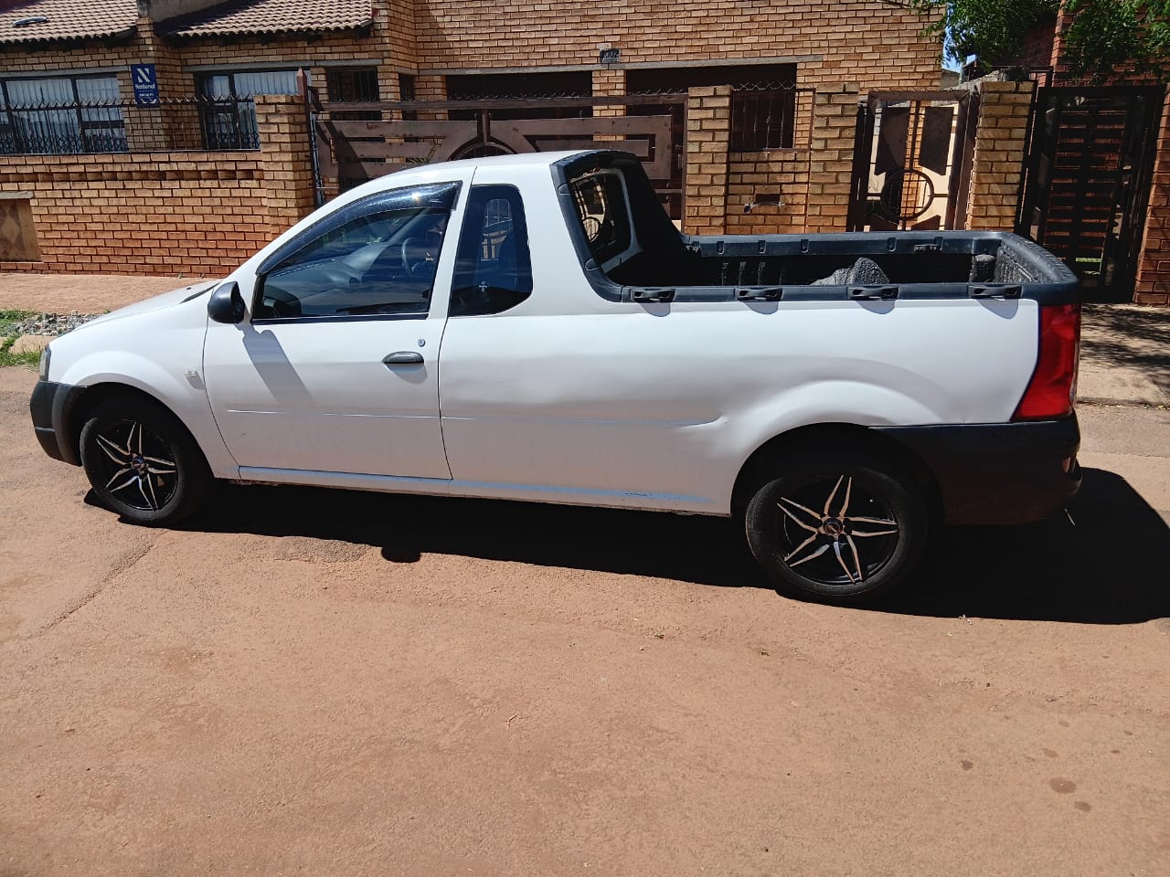 0 - 1 ton truck for hire in Sibongile Hlatshwayo South Africa, Gauteng