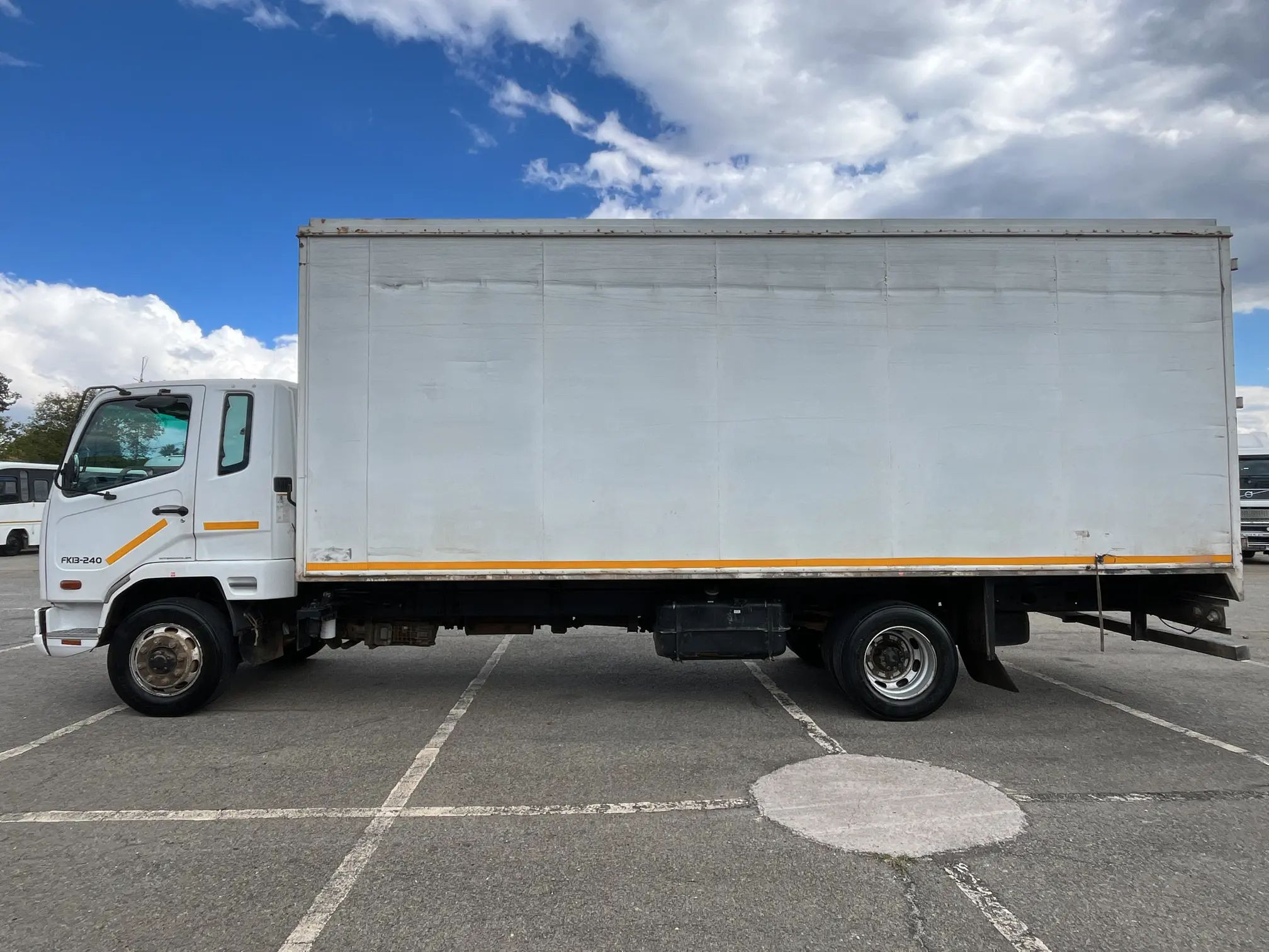 8 Ton Closed Lorry / Truck Rental for hire in Marufu South Africa, Gauteng
