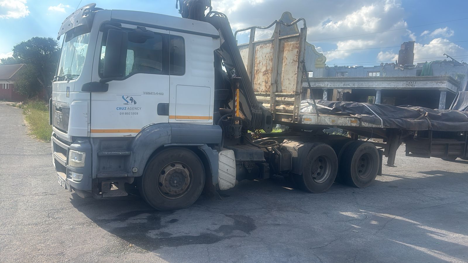 Crane Truck for hire in Cruz Agency cc South Africa, Gauteng