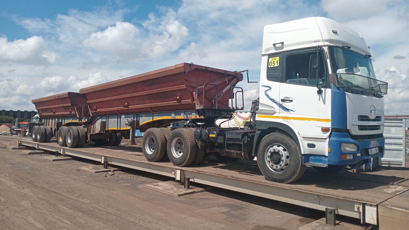 34 Ton Side Tipper Hire for hire in Thapelo khoza South Africa, Mpumalanga