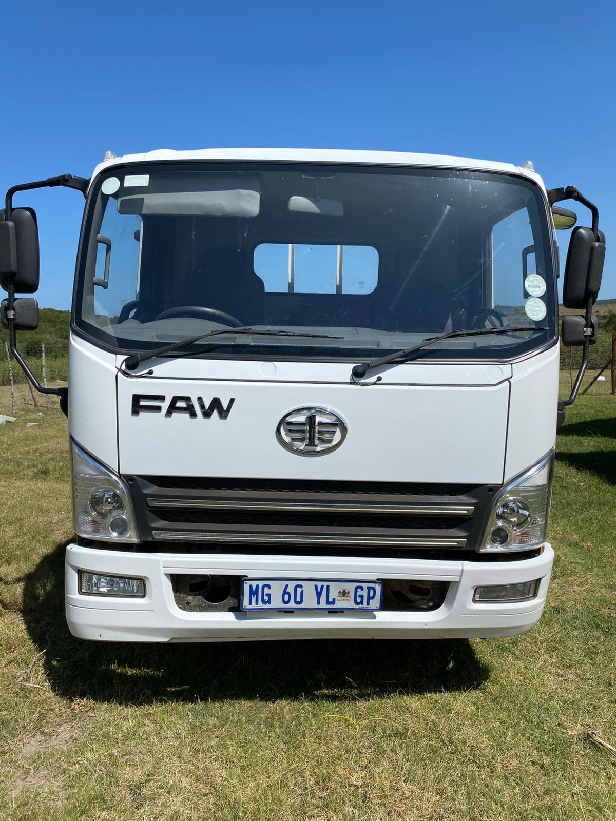 Medium Dropside truck for hire in Sibusiso Ngalwa South Africa, Eastern Cape