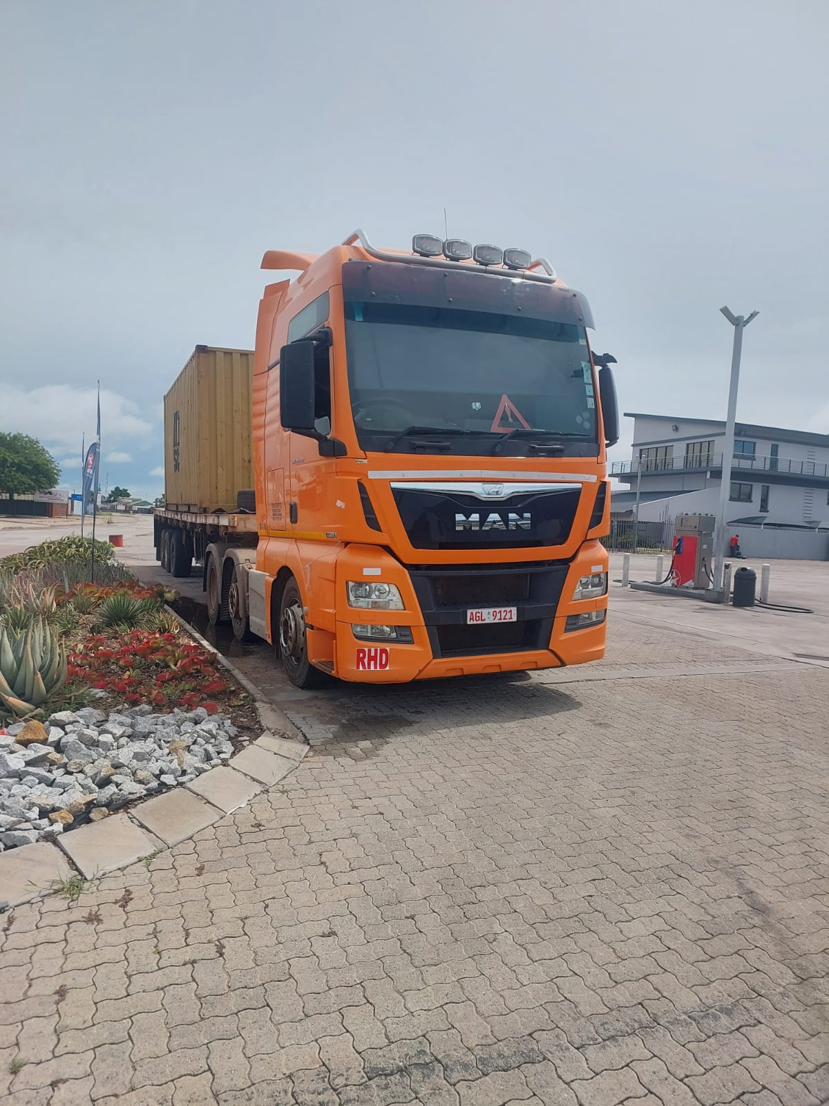 Triaxles Flatdeck for hire in Zimbabwe, Harare