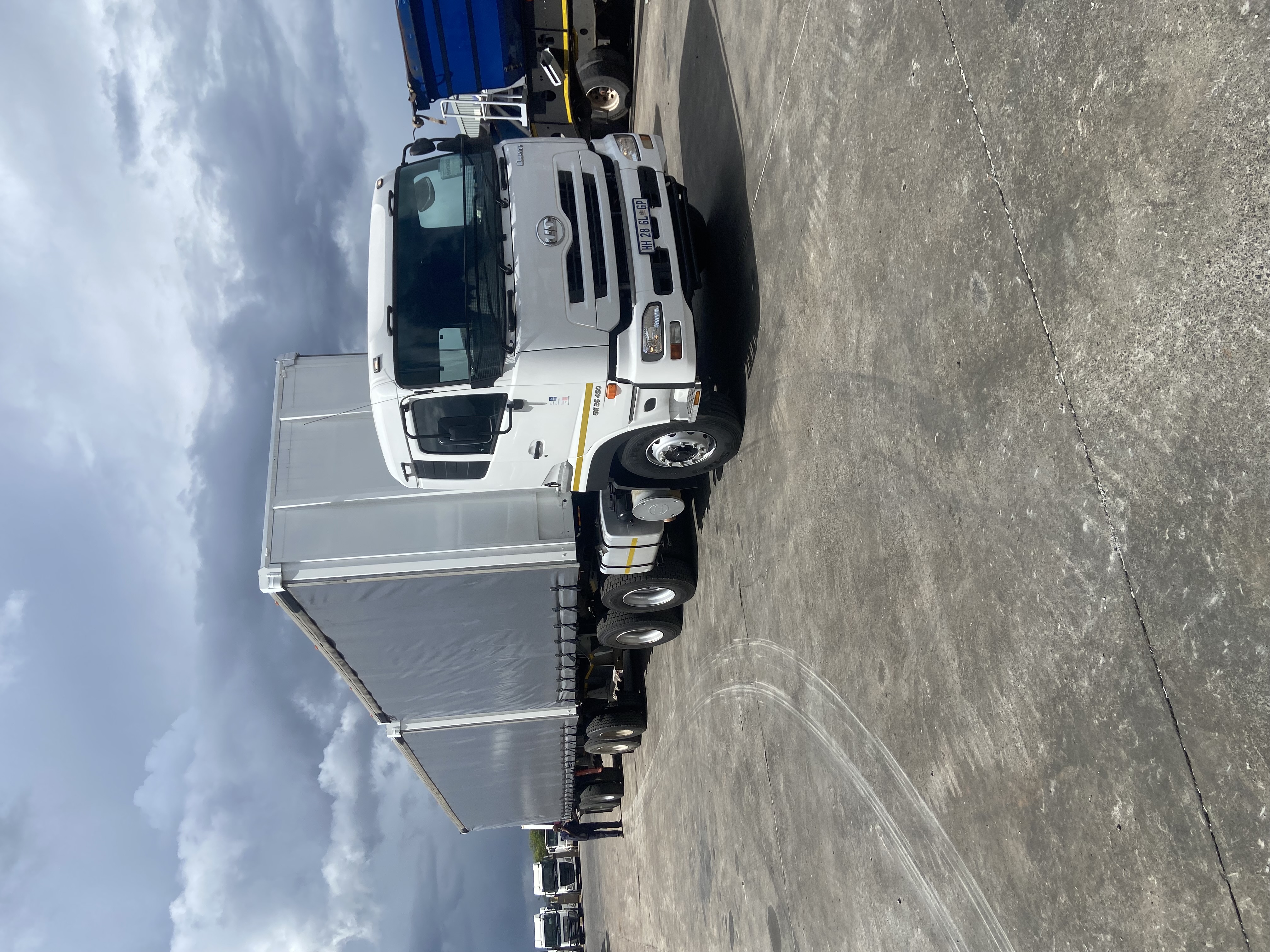 Superlink Tautliner for hire in BVW COMMERCIAL (PTY) LTD South Africa, Gauteng