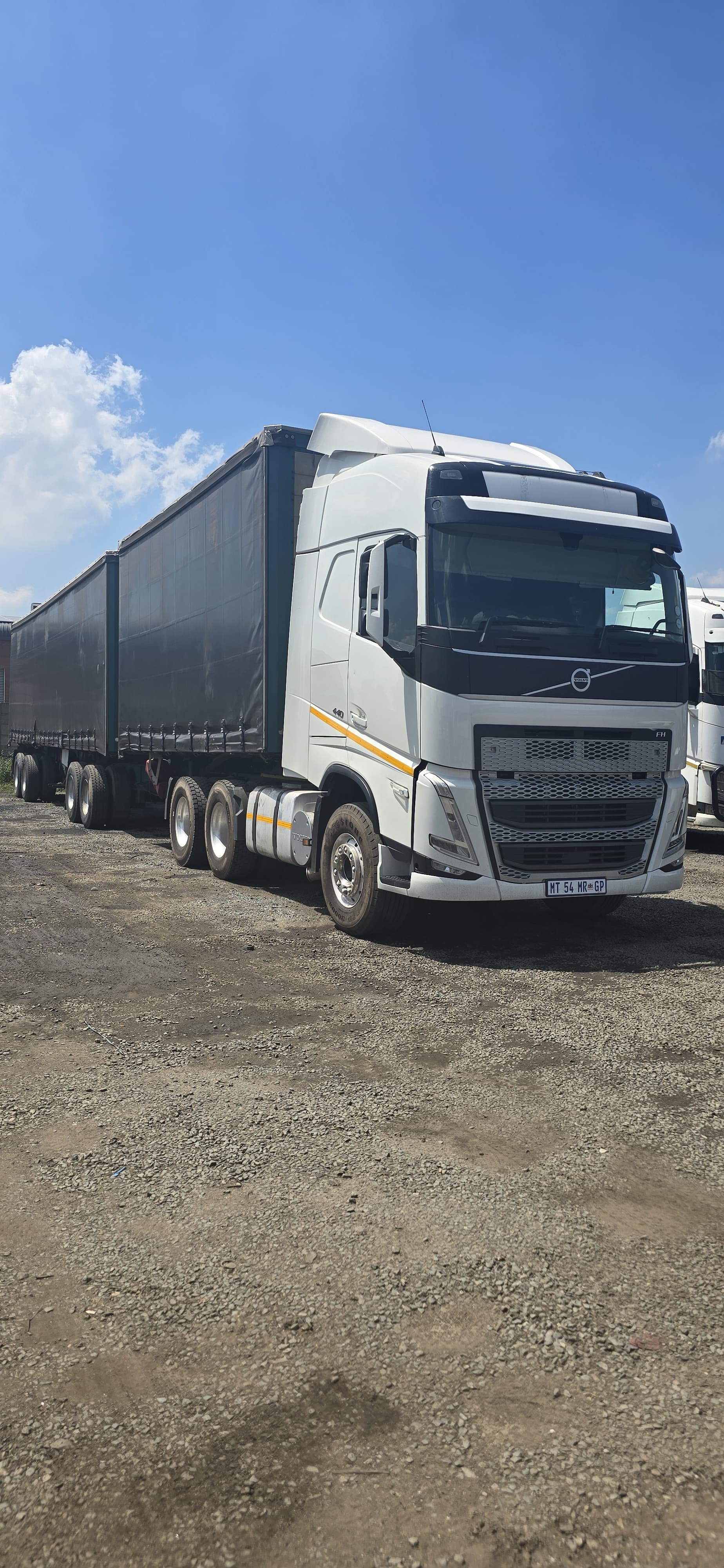 Tautliner for hire in Thomas seshoene South Africa, Gauteng