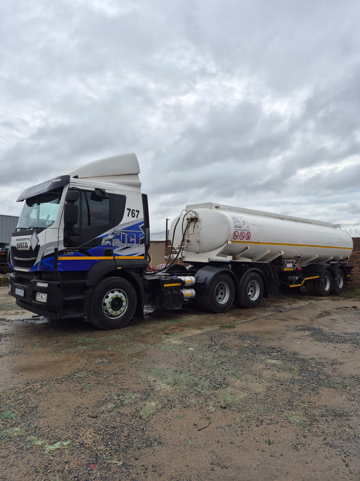 Truck for hire in Imperial Crown Trading South Africa, Gauteng