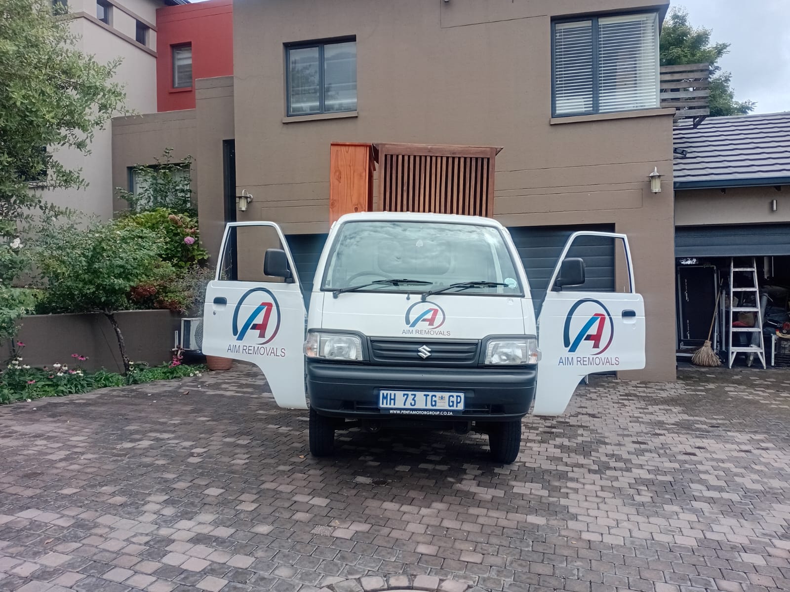 Pick Up Lorry for hire in Masande South Africa, Gauteng