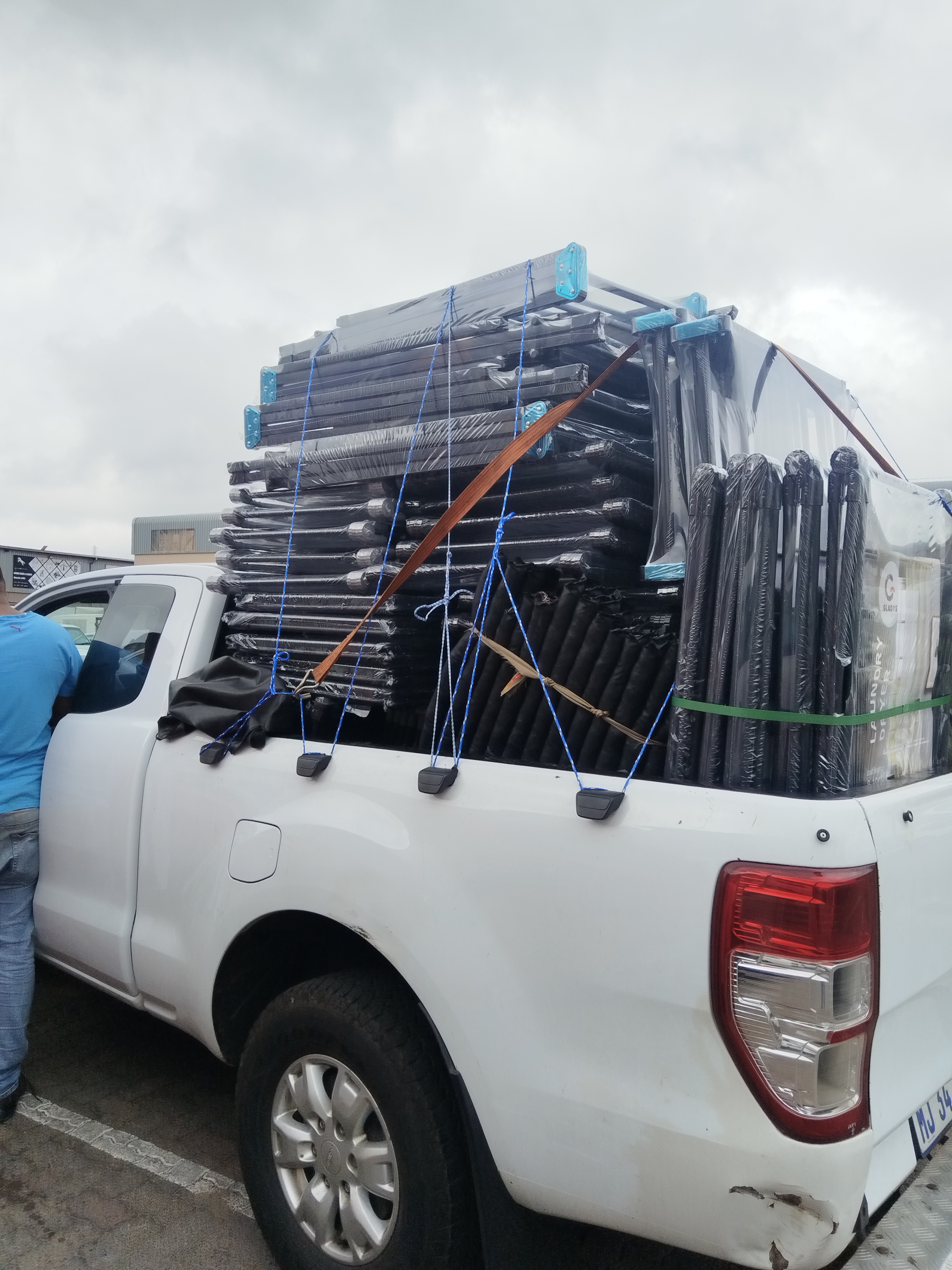 Bakkie with driver for hire near me for hire in Ndimpiwe Keli South Africa, Gauteng