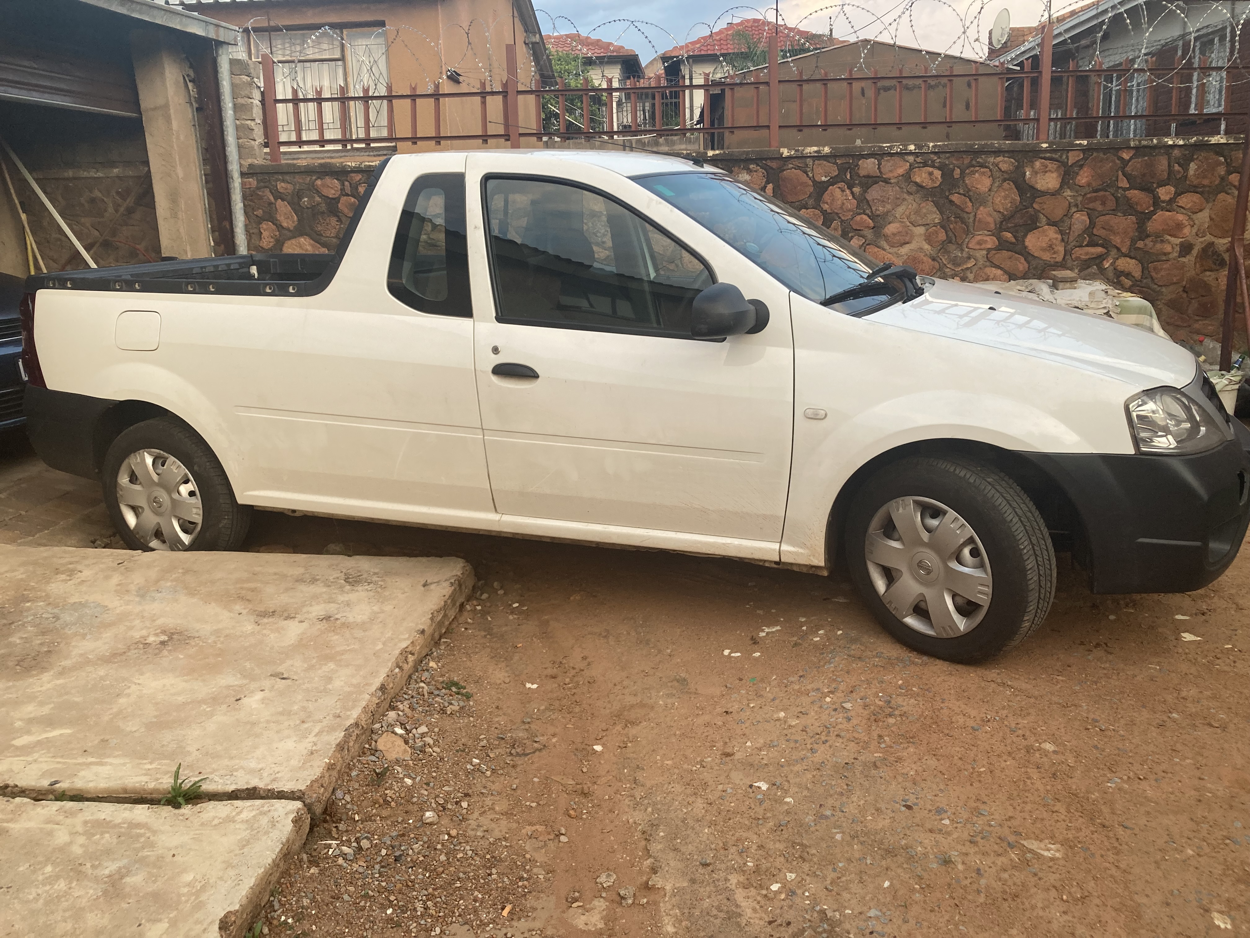 Courier Bakkie for hire in Meshack South Africa, Gauteng