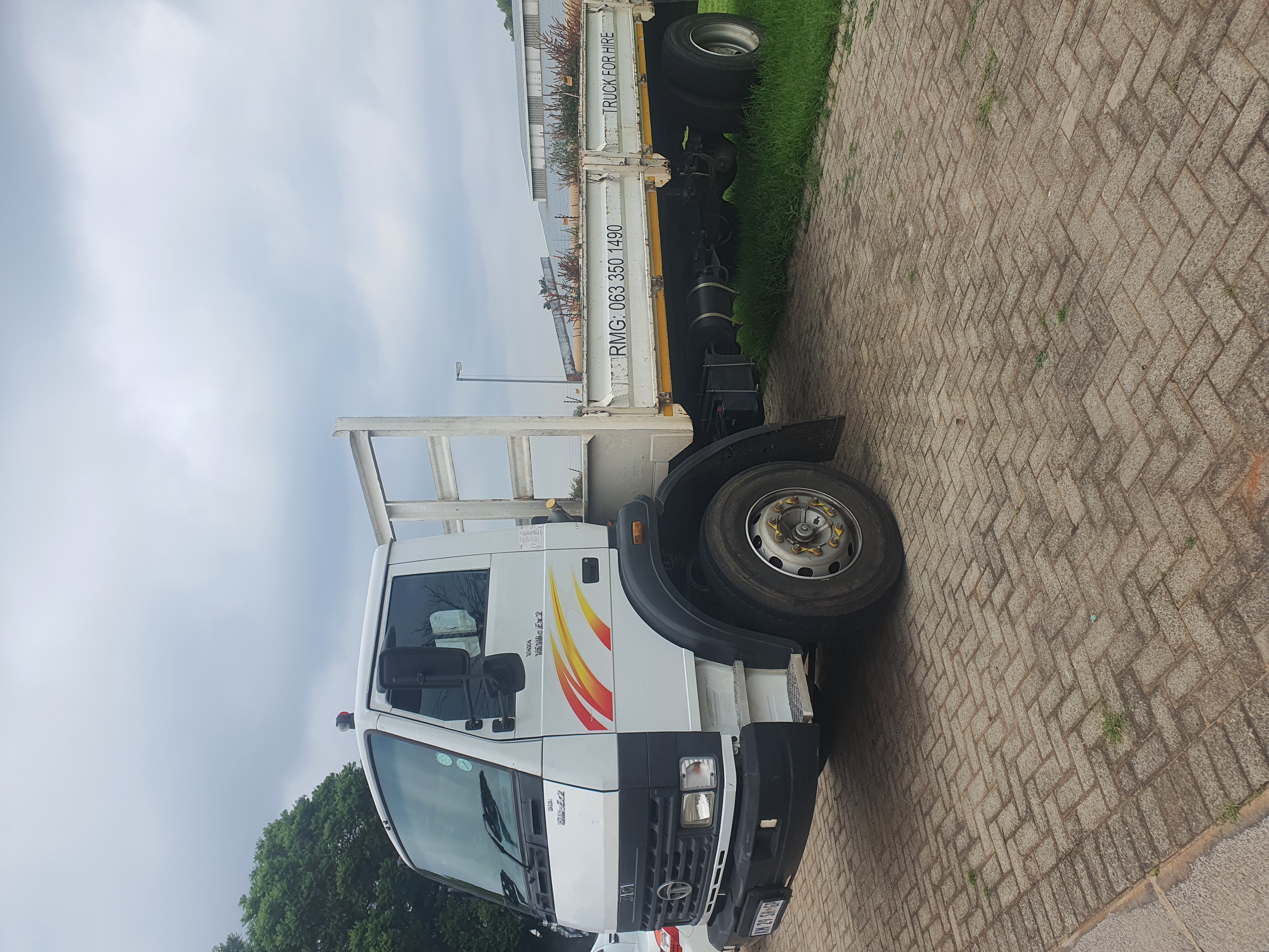 Construction Truck Hire 8 Ton Dropside Truck Hire for hire in Cressundra Alvës South Africa, Gauteng