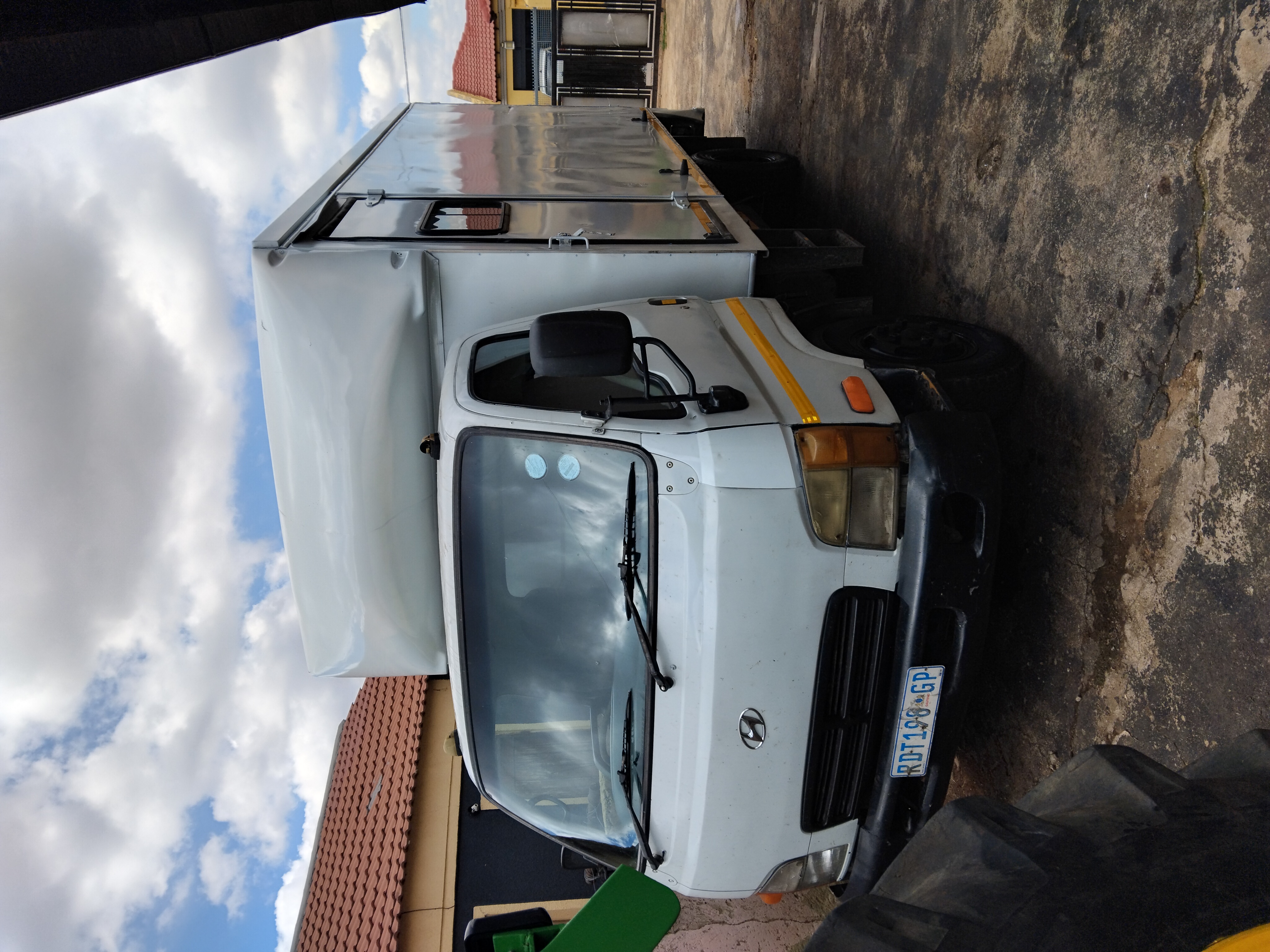 Pick Up Lorry 4 Ton Closebody for hire in Tawanda South Africa, Gauteng