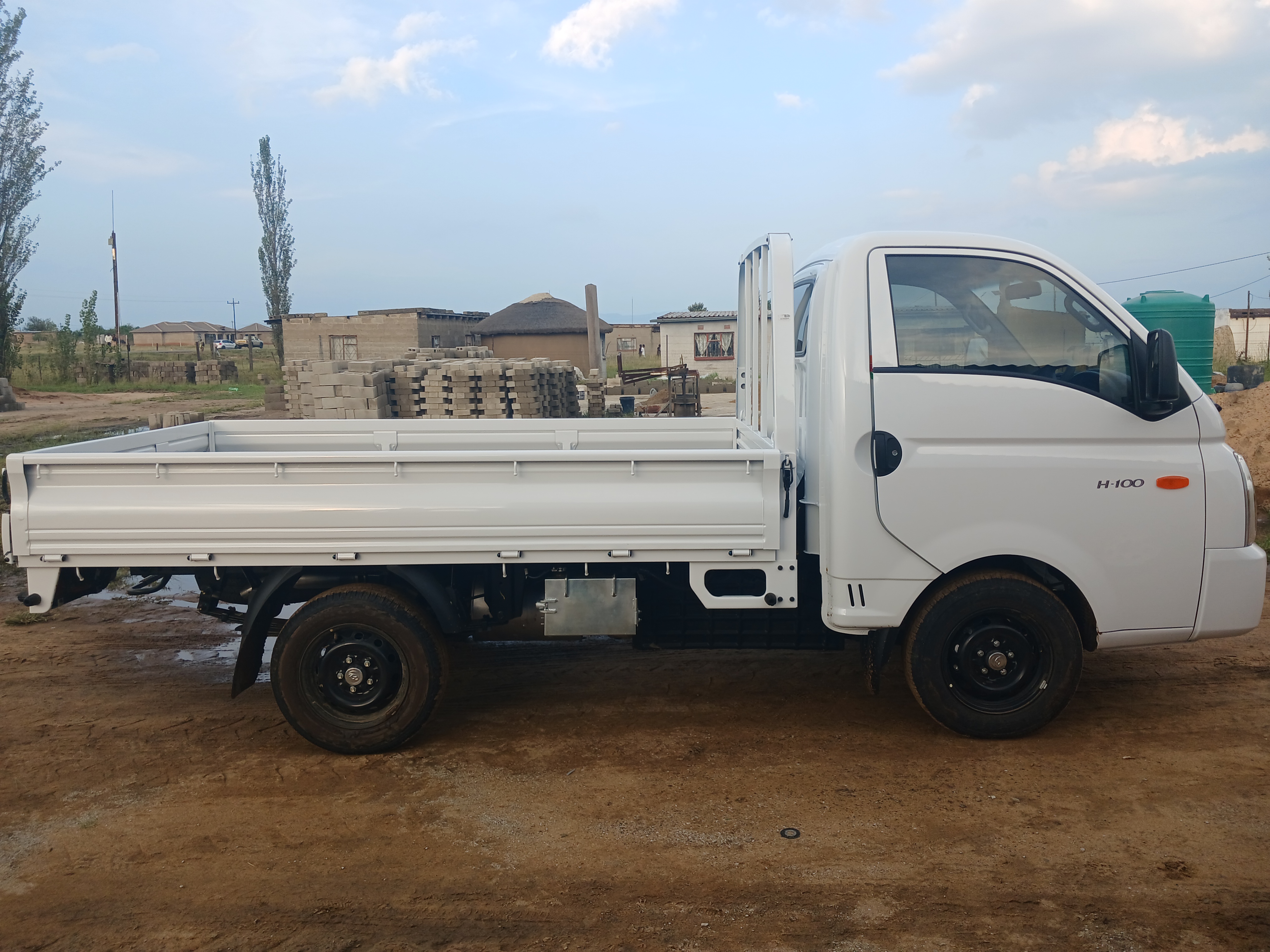 Vehicle hire for hire in Njabulo Khumalo South Africa, KwaZulu-Natal