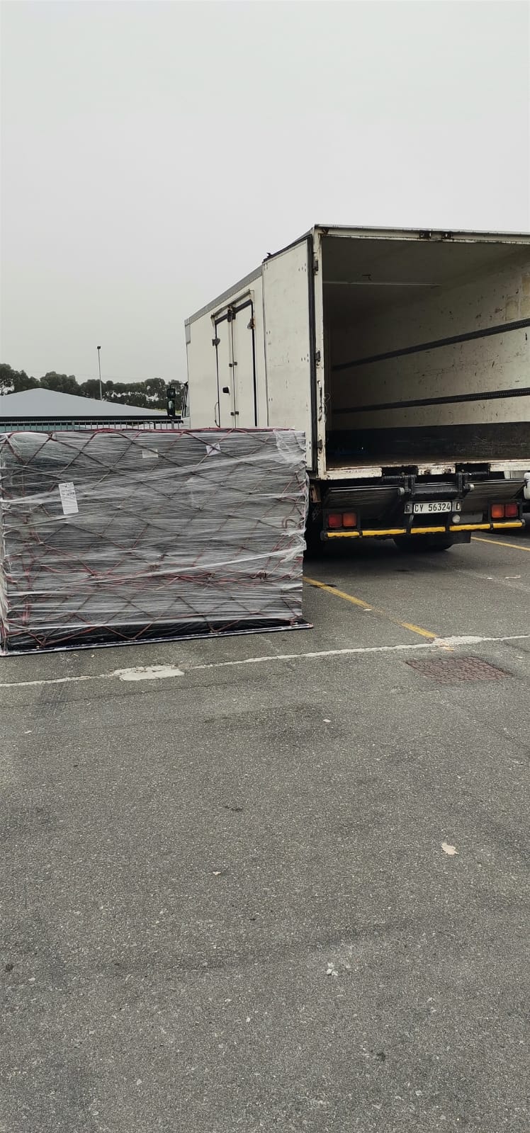 Close Body Non Refrigerated for hire in Rajaa Florence South Africa, Western Cape