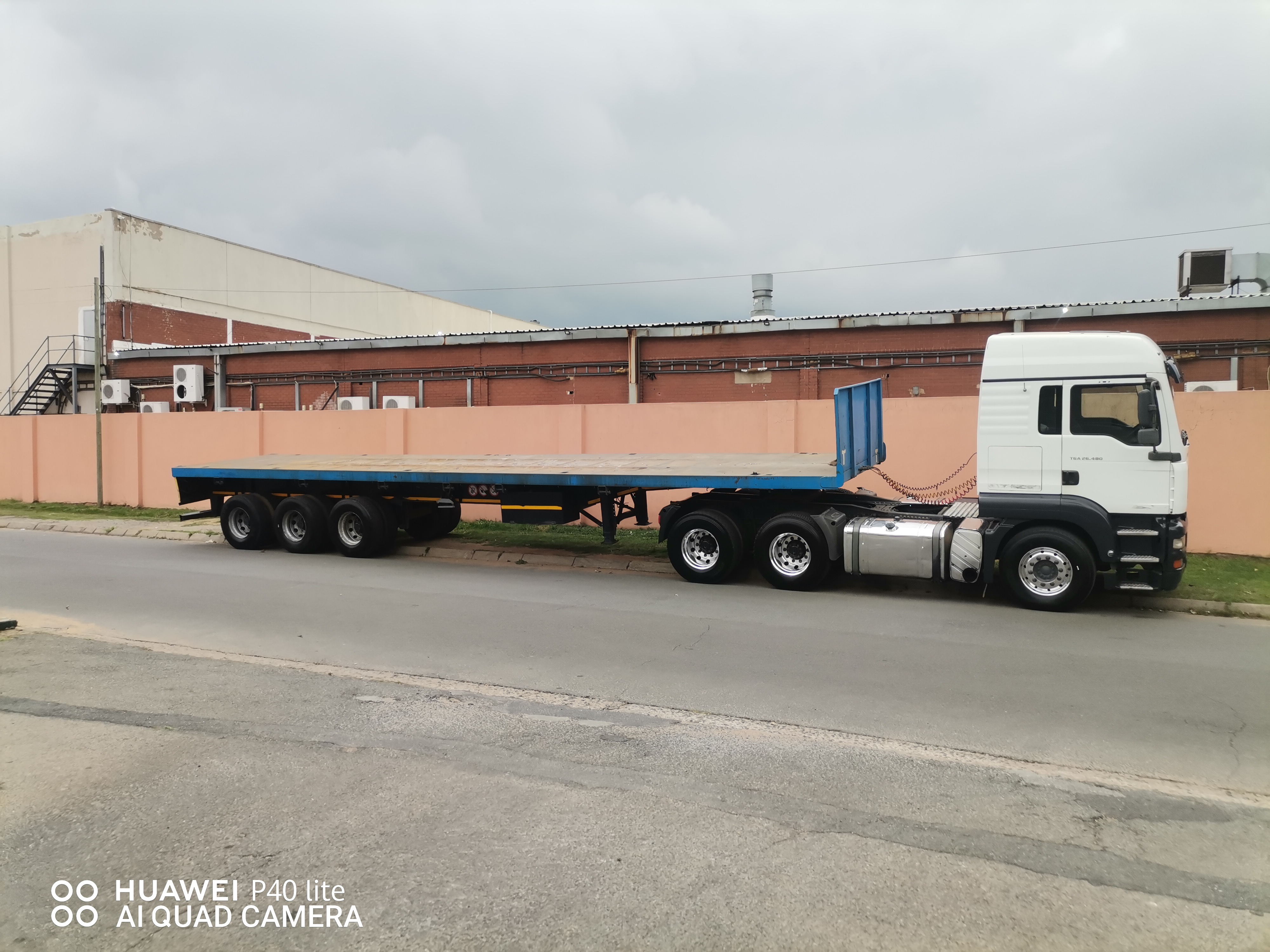 Triaxles for hire in Layken South Africa, Gauteng