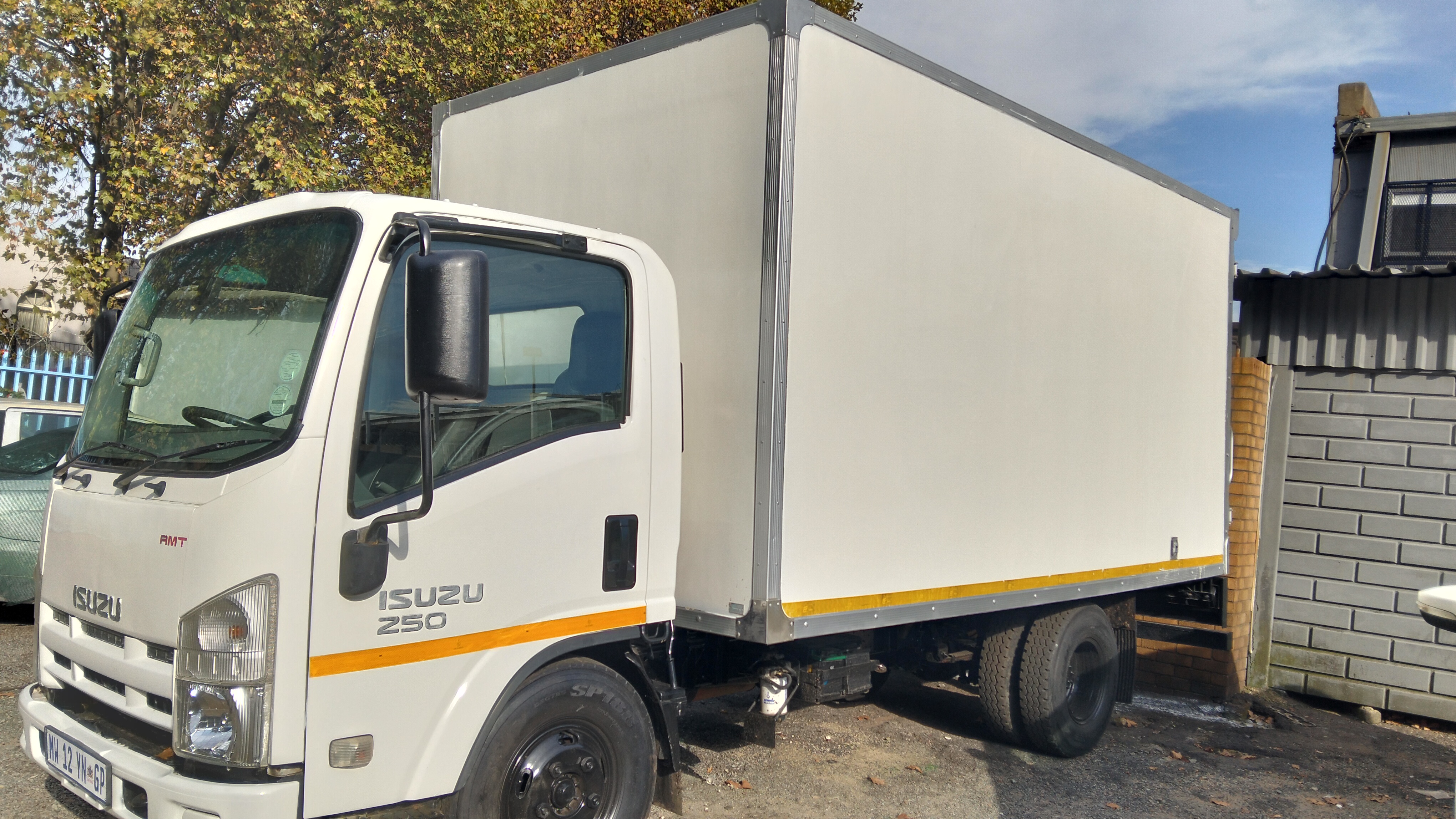 Small Truck for hire in Sithembile Mache South Africa, Gauteng