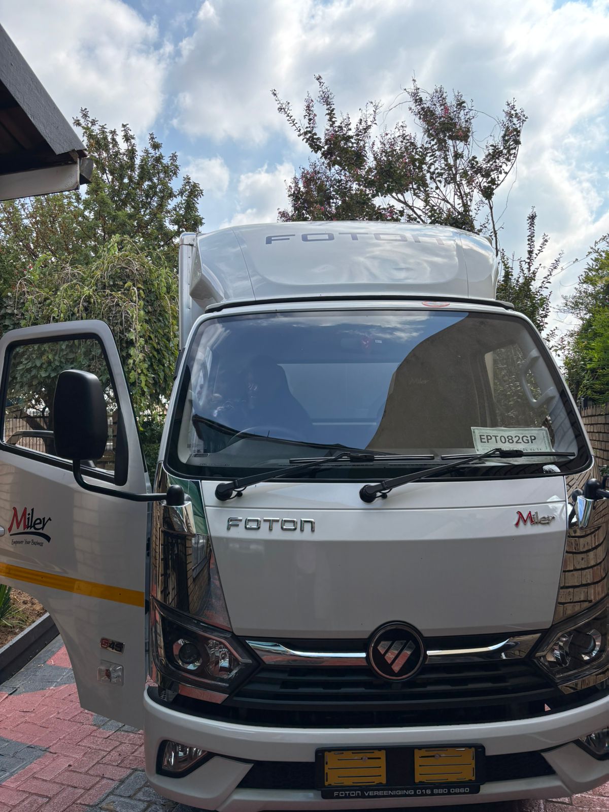 Hire Small Truck in Bonolo Tlape, South Africa, Gauteng - 1 - 4 ton truck rental