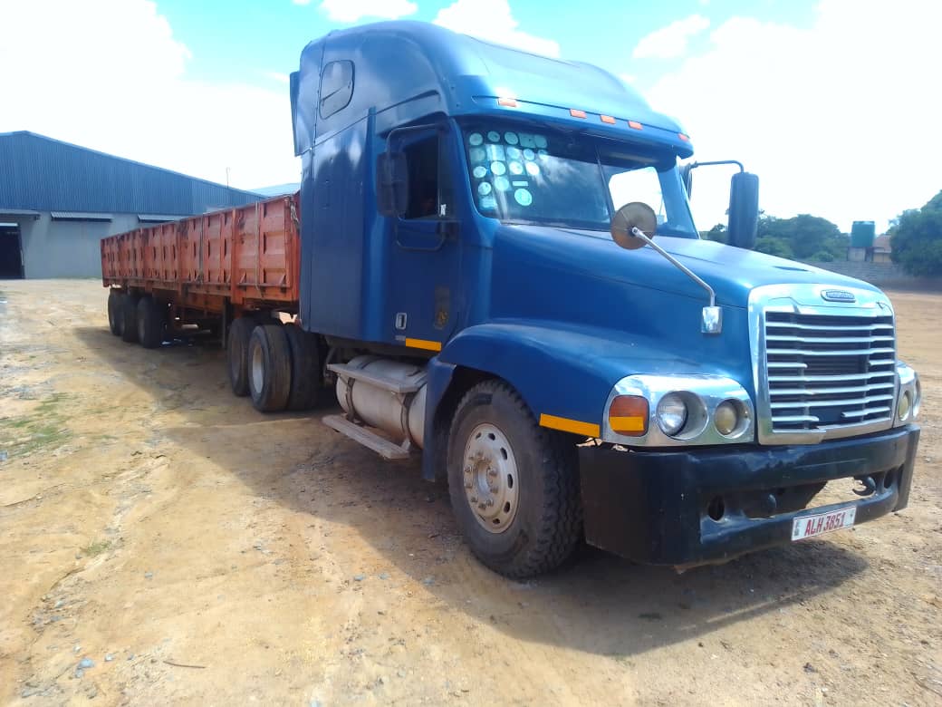 30 Ton Flatbed for hire in Zed trucks and loads Agency Zambia, North-Western