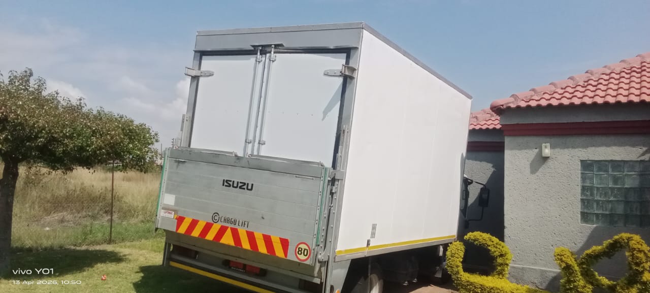 4 Ton Close Body for hire