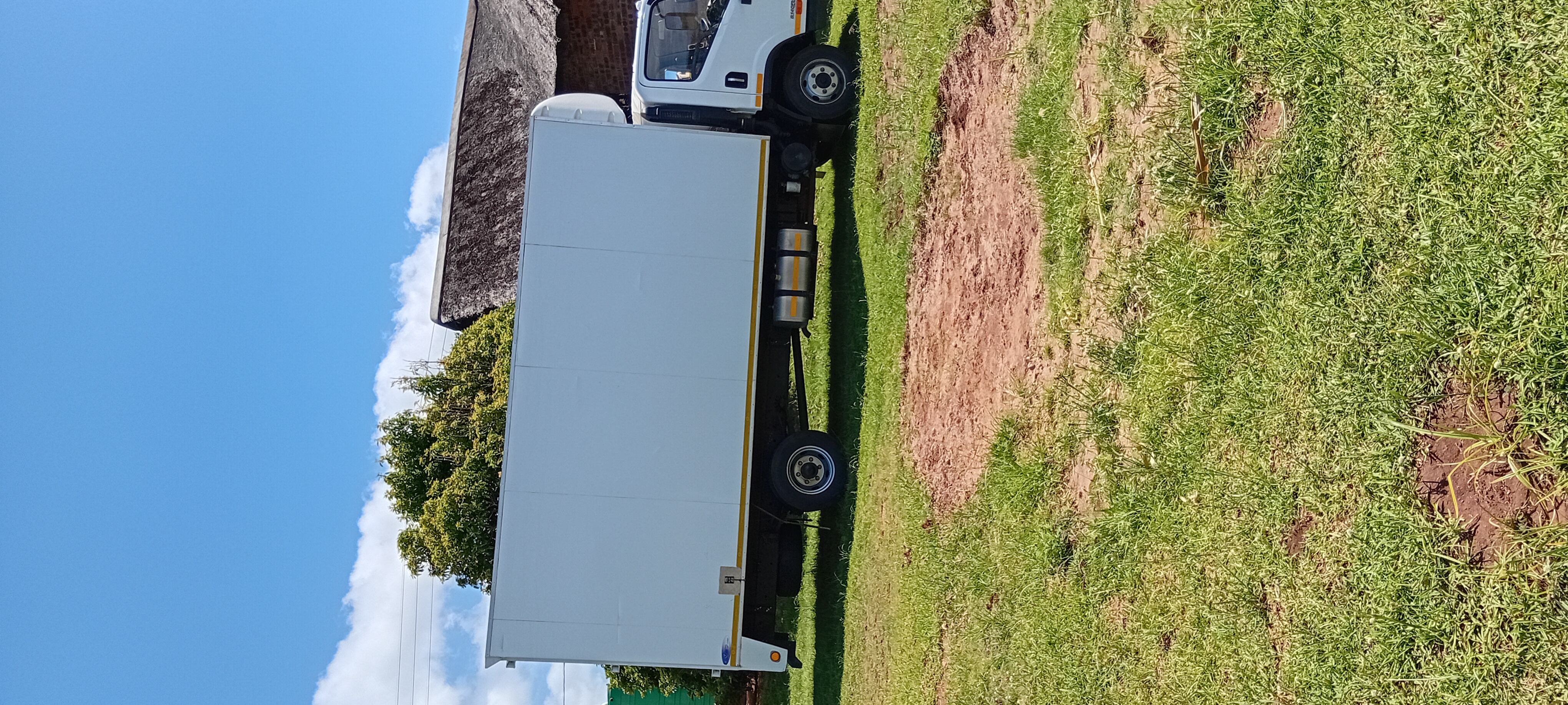 Closed body truck for hire