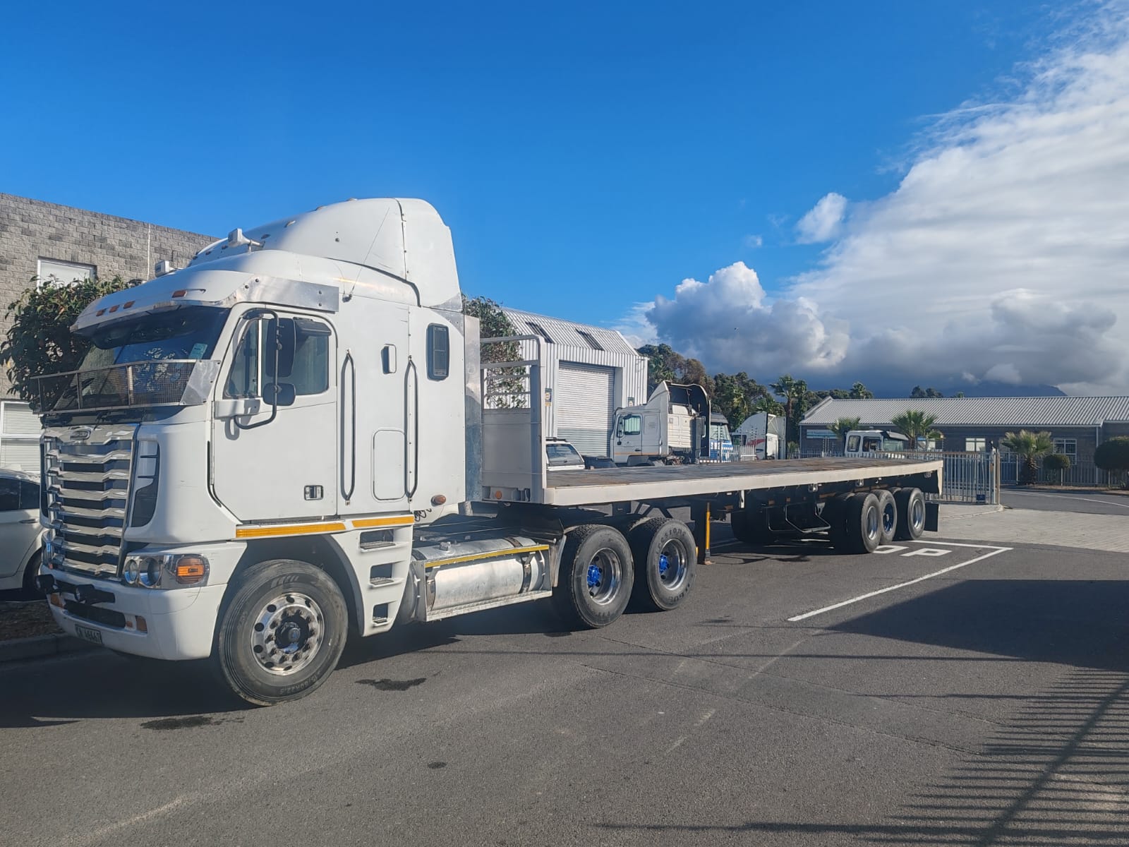 1.5 Ton Horse and Trailer hire South Africa, Western Cape