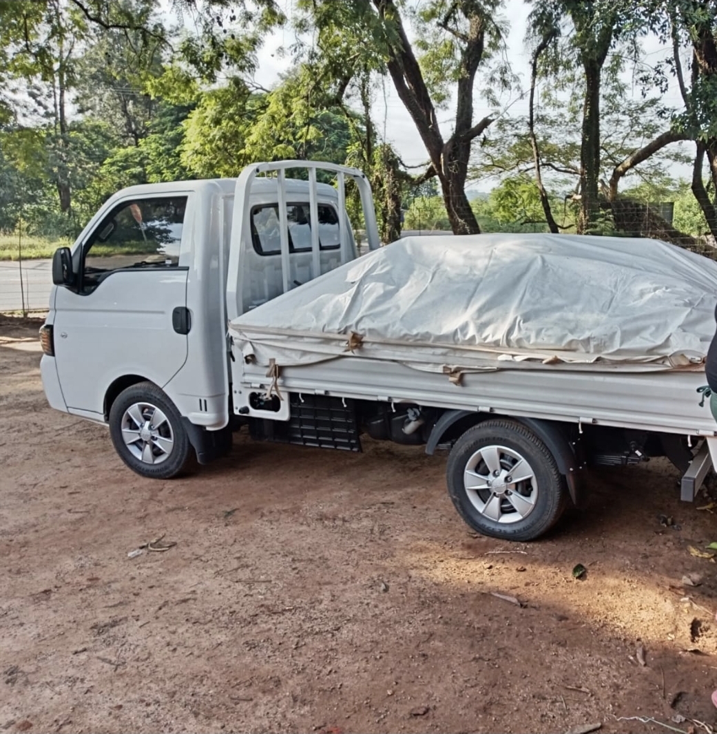 2 Ton Bakkie hire South Africa, Gauteng