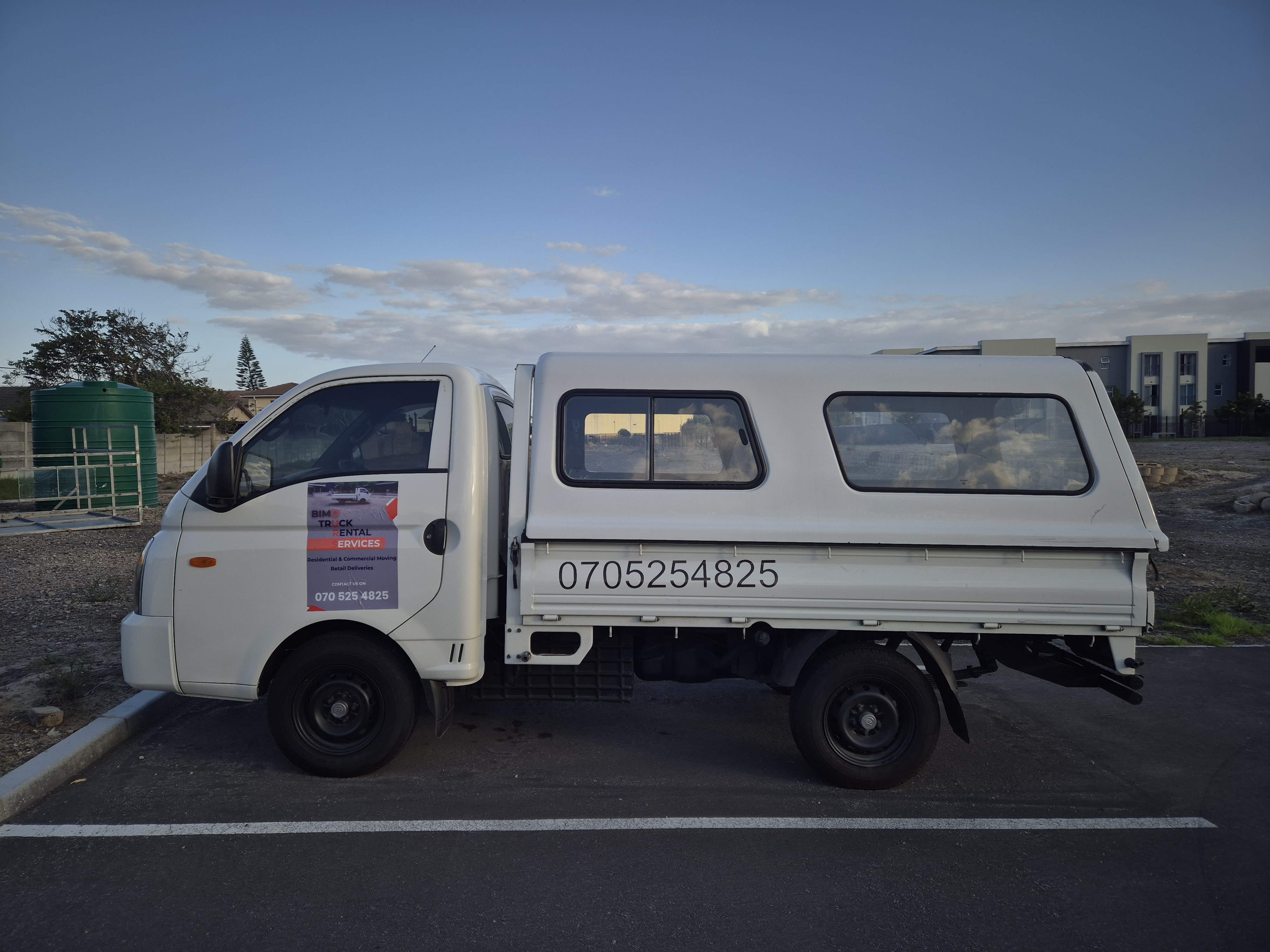 1 Ton Truck for hire in Ntsakiso Twala South Africa, Western Cape