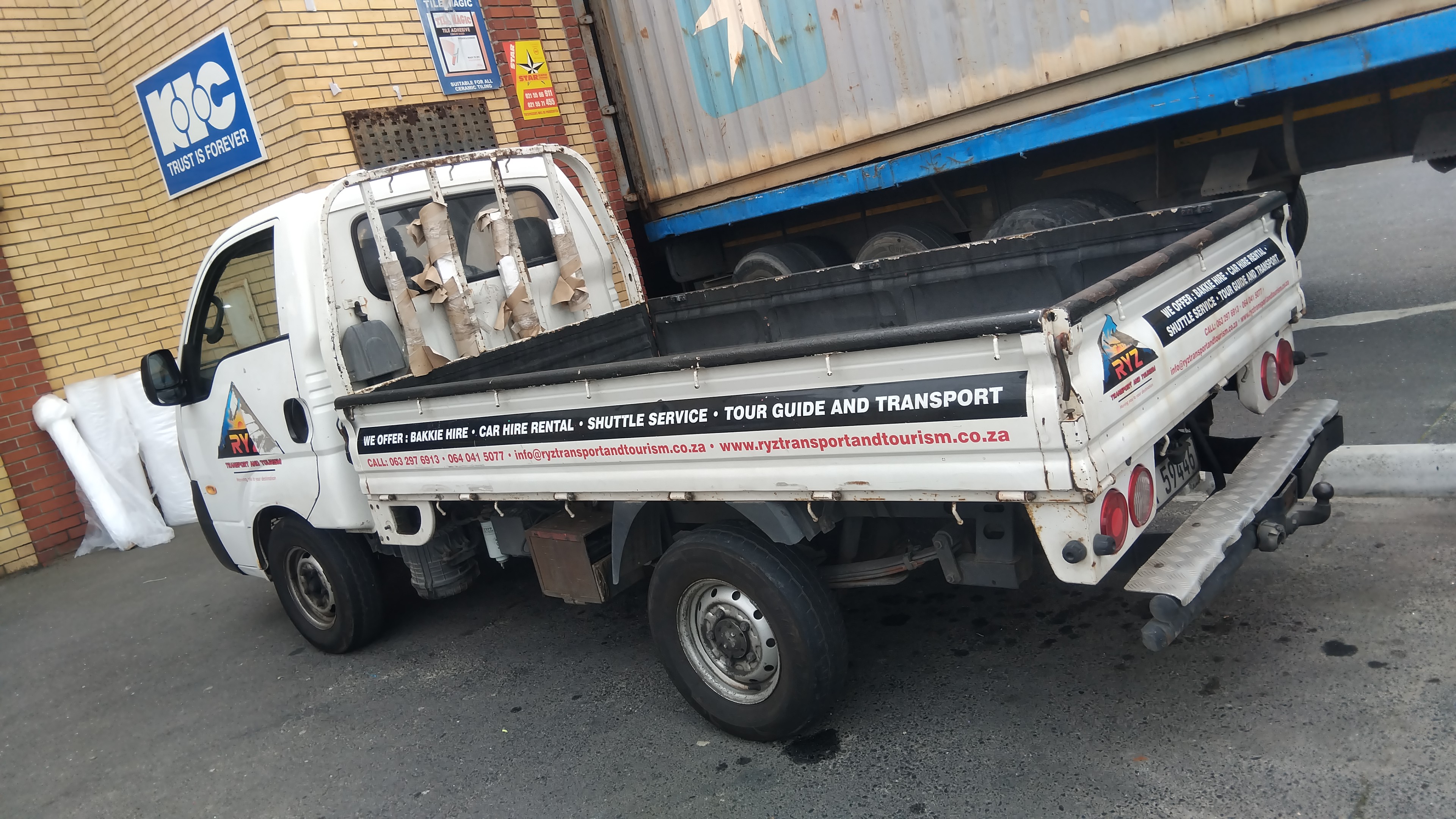 1.5 Ton Pickup Truck for hire in Tafadzwa South Africa, Western Cape