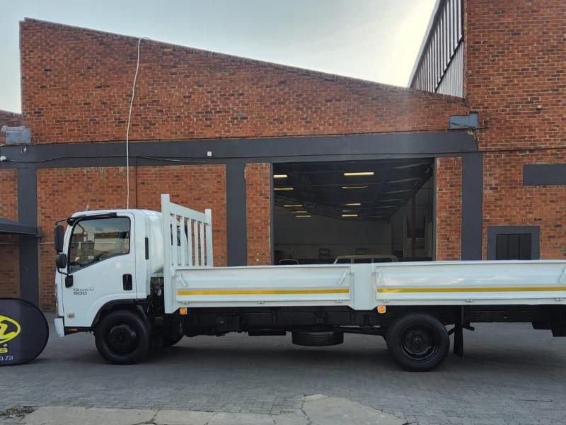 1.5 Ton Dropside for hire in Nyikiwe Maswanganyi South Africa, Limpopo