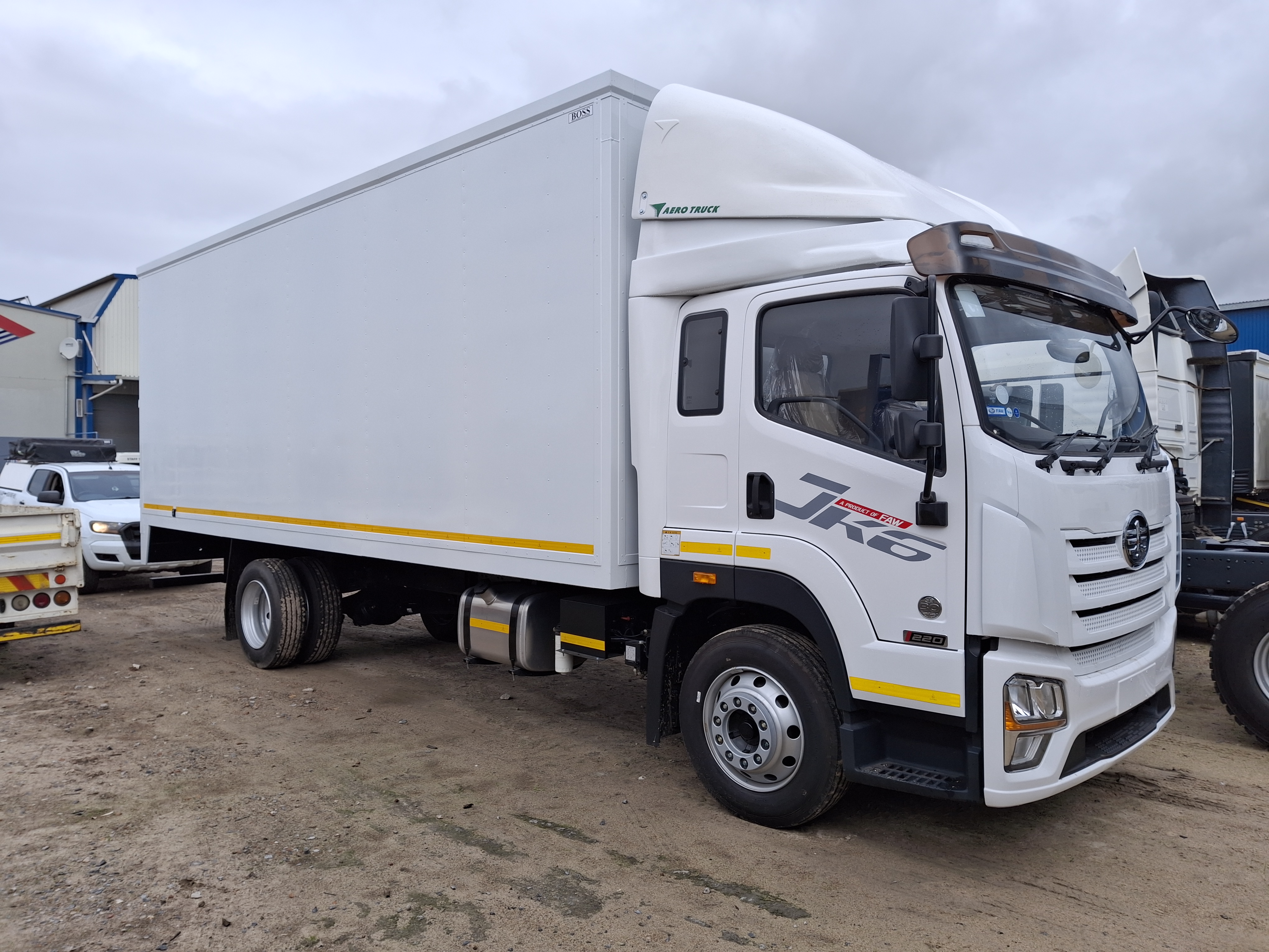 Hire 8 Ton Close Body in thys marais, South Africa, Western Cape - 7500kg truck rental