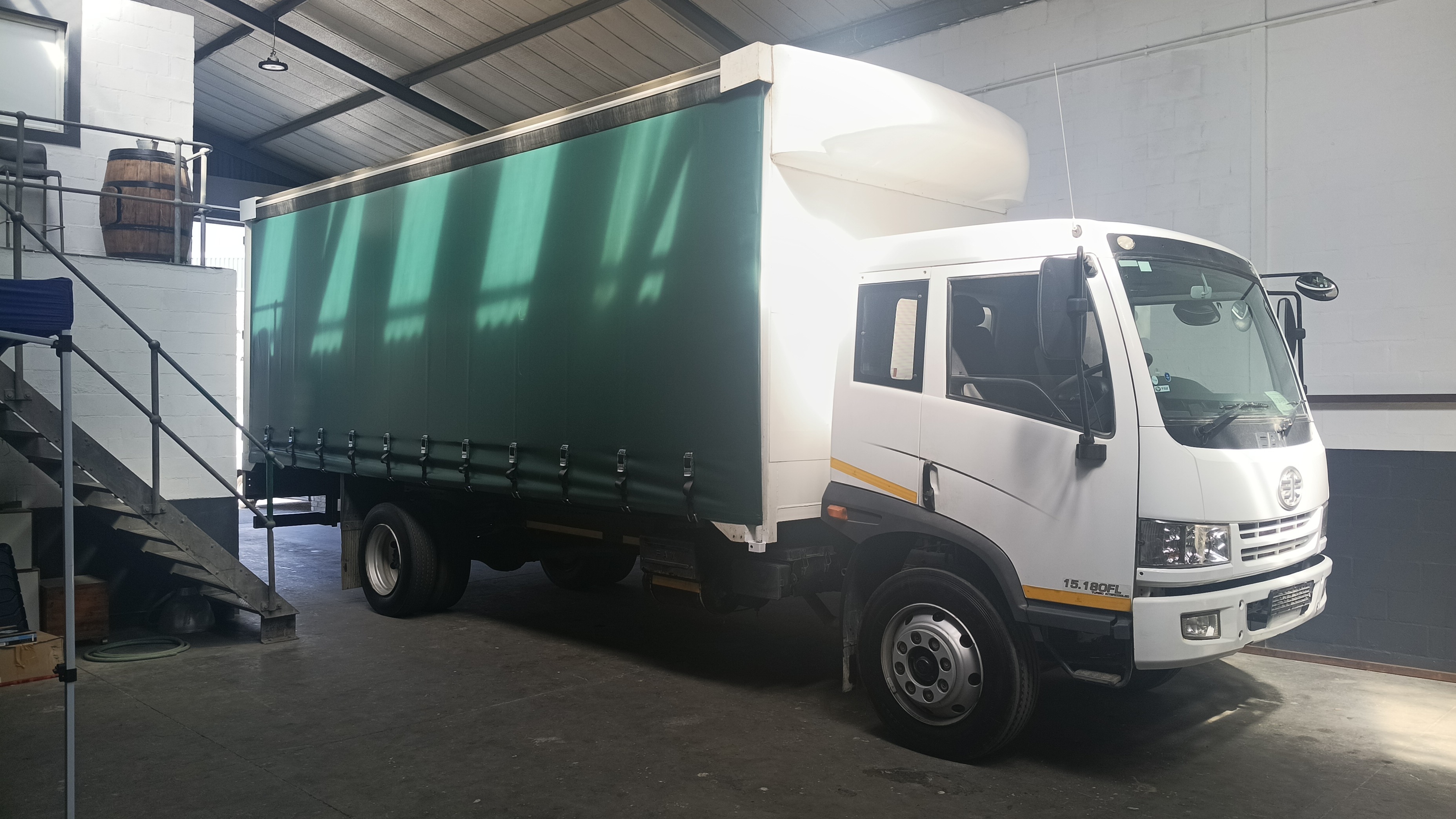 8 Ton Tautliner for hire in thys marais South Africa, Western Cape