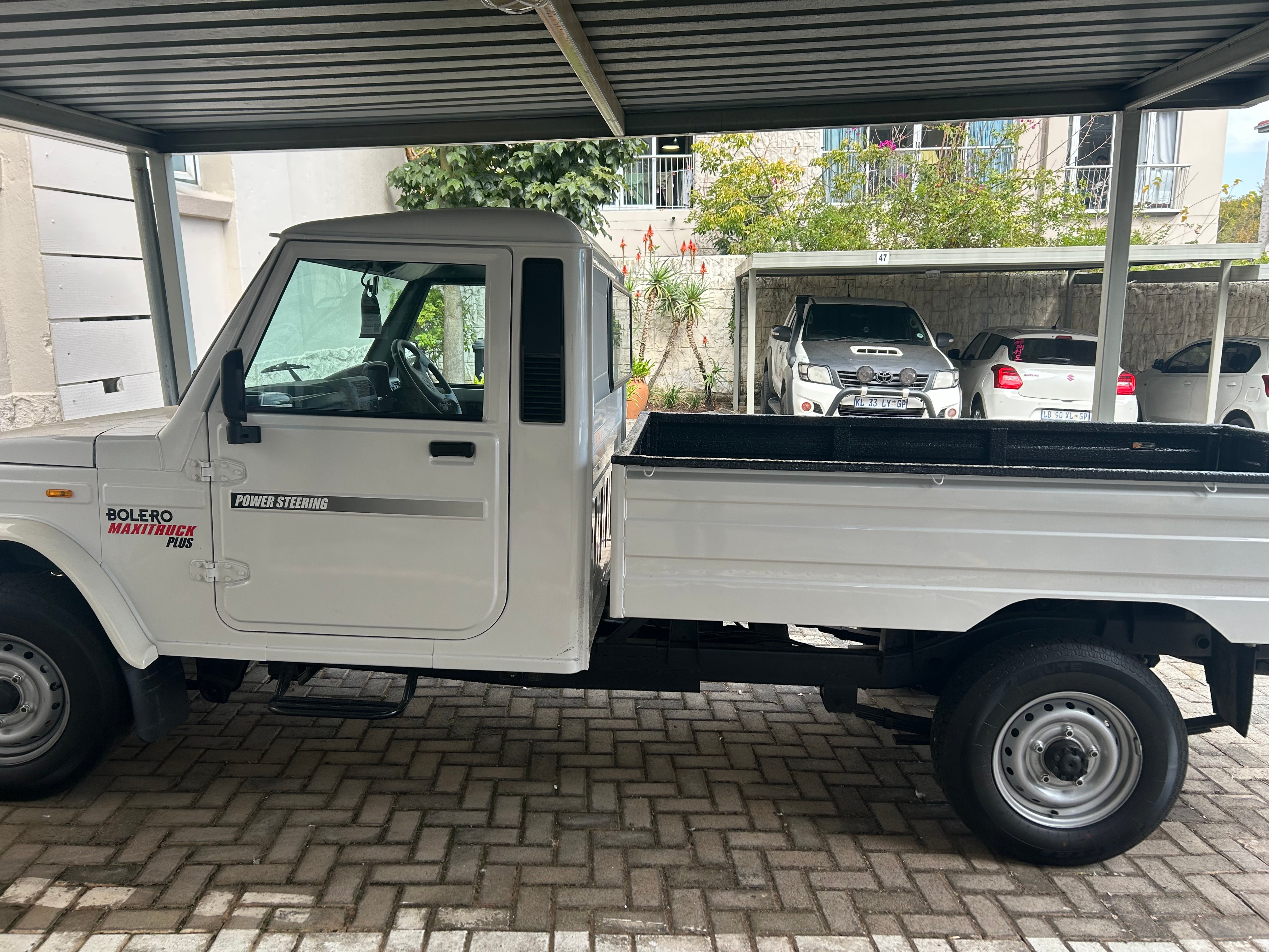 Hire 1 Ton Flatbed in Akhil Boopal, Johannesburg - 1 ton truck rental
