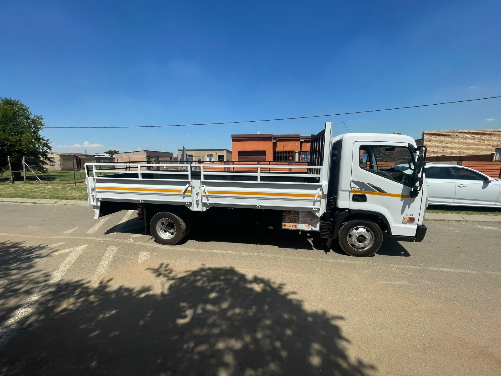 4 Ton Truck for hire in Paul Mjaju South Africa, Gauteng