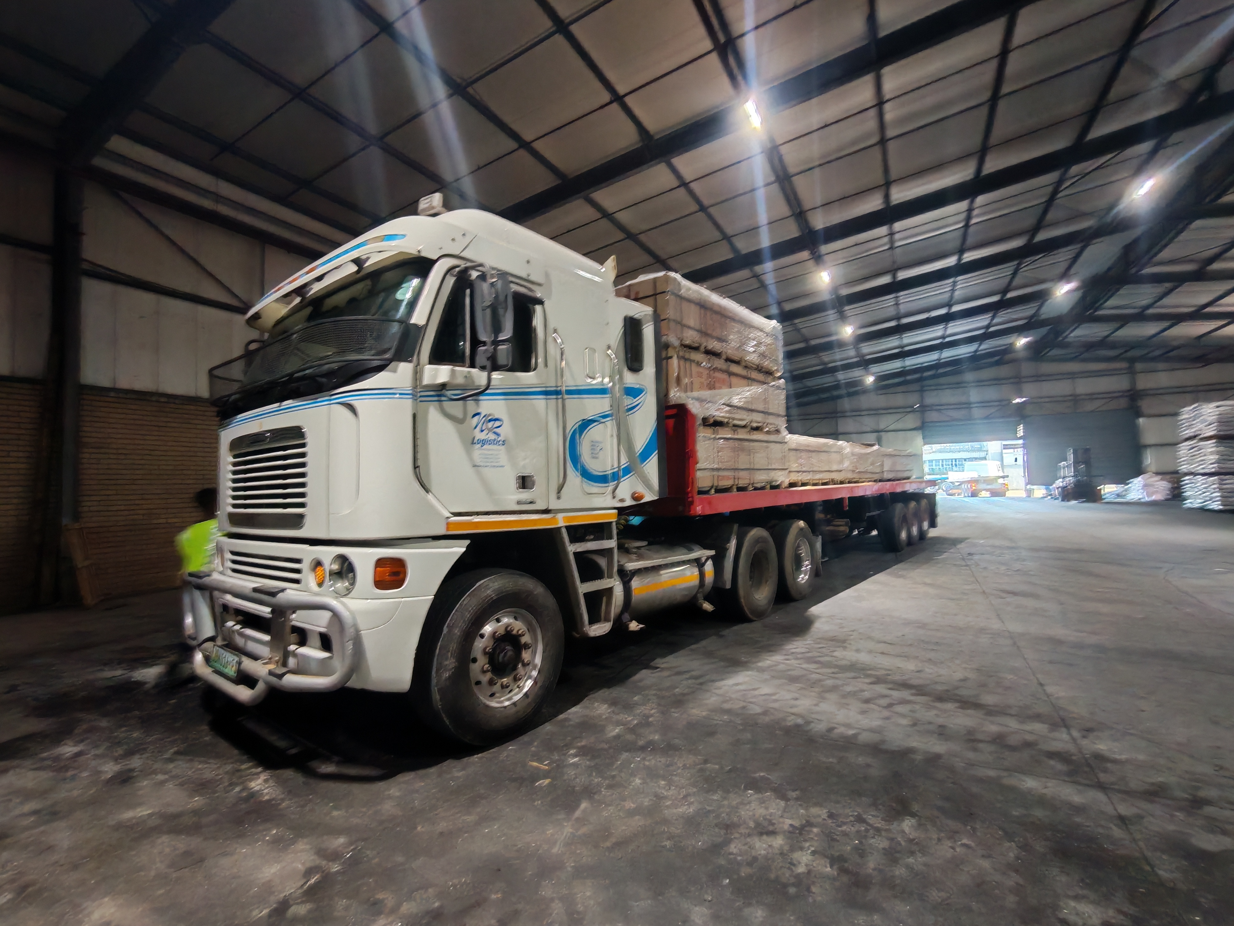 30 Ton Truck for hire in Asheel South Africa, KwaZulu-Natal