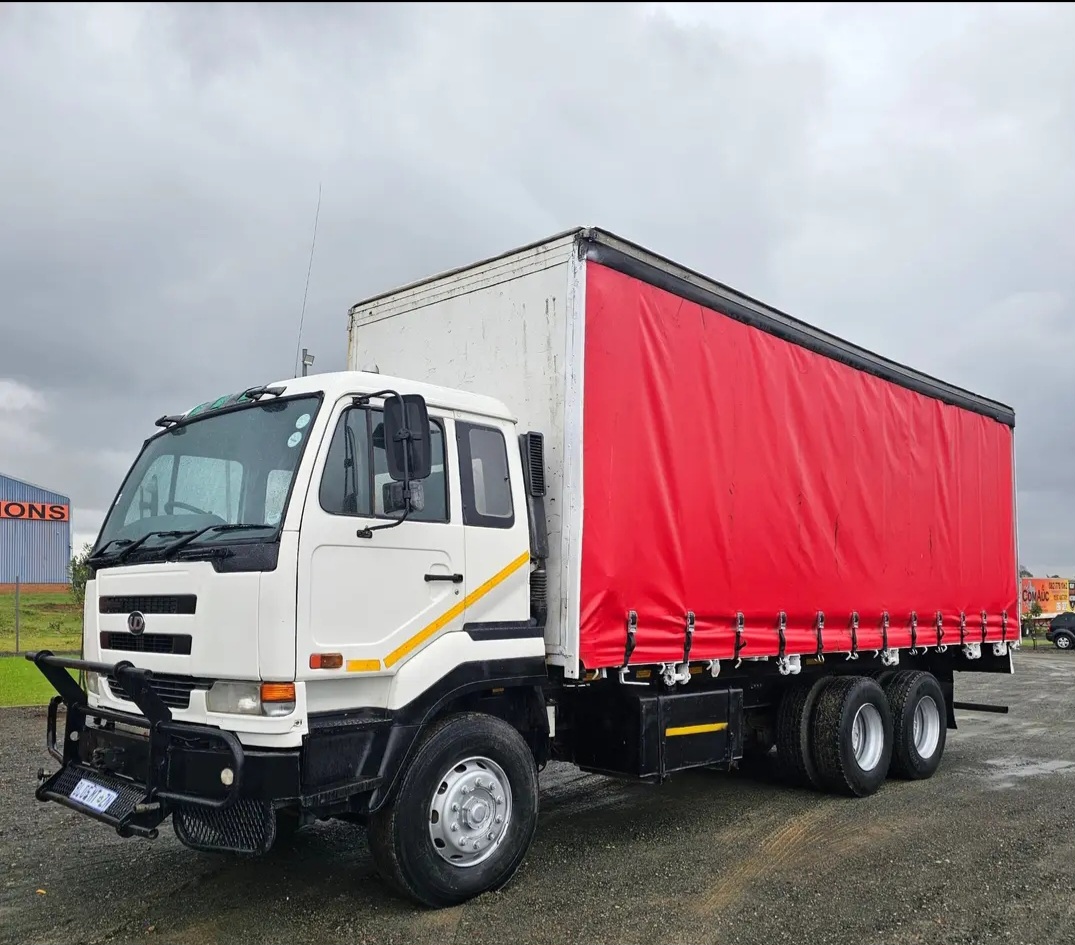 0.5 Ton Tautliner for hire in Menard South Africa, Gauteng