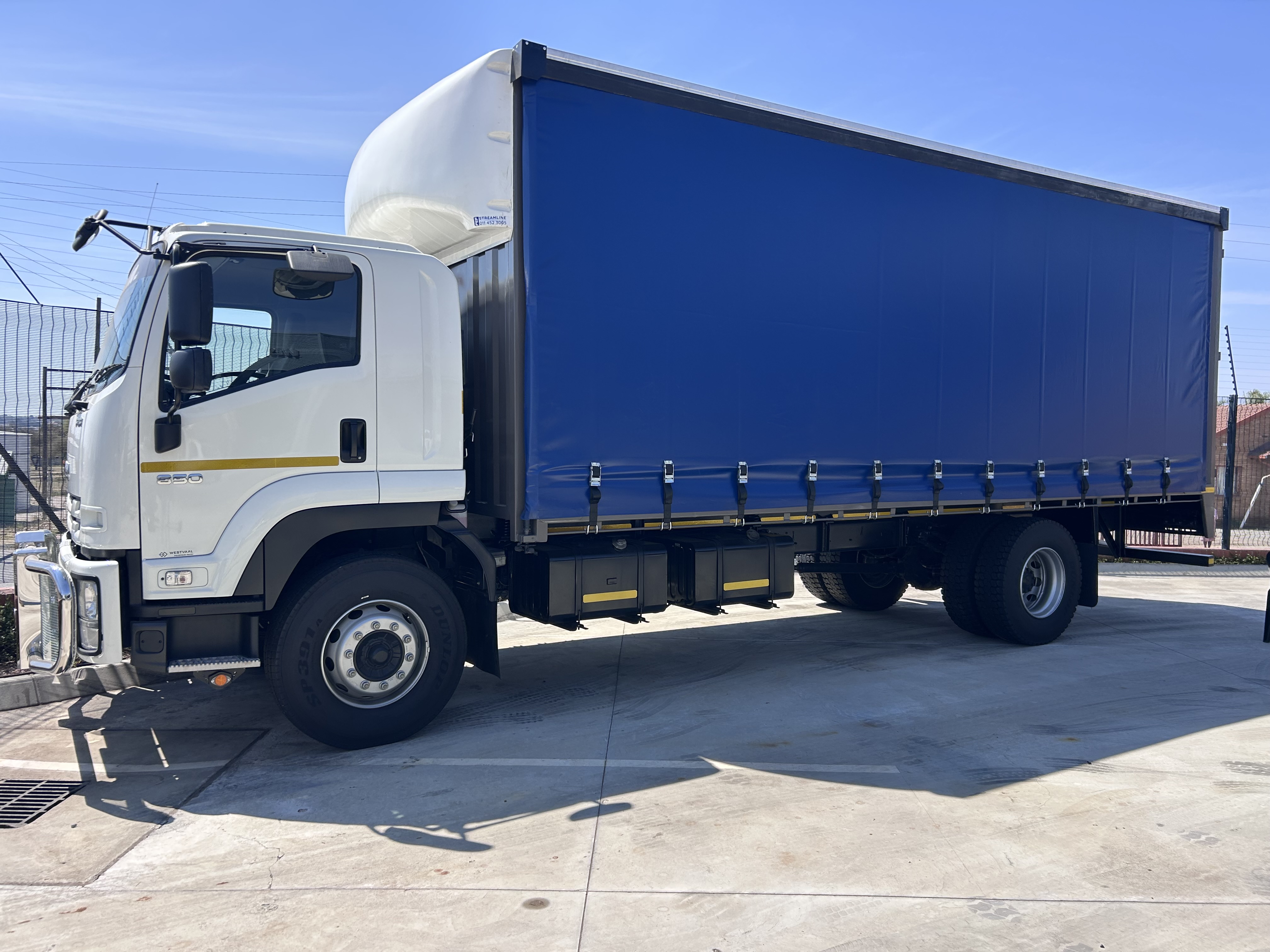 0.5 Ton Curtain Side for hire in South Africa, Limpopo