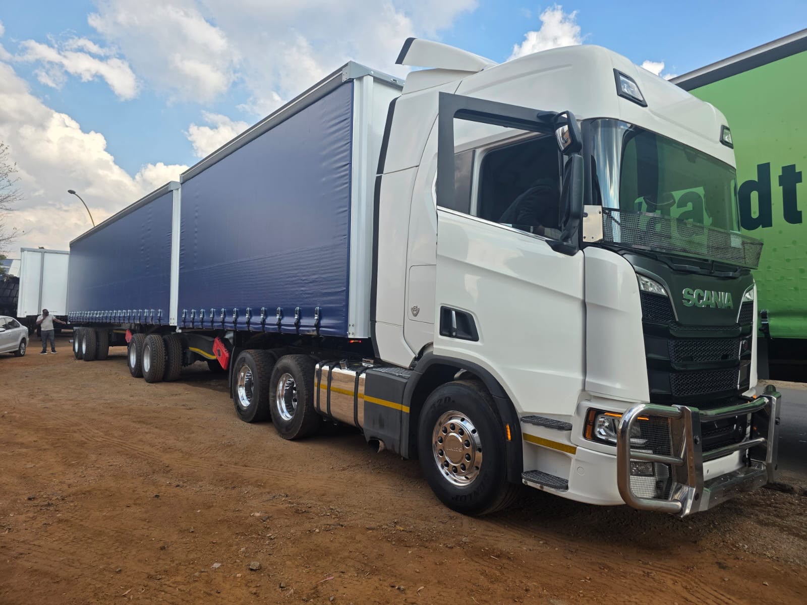 34 Ton Truck for hire in South Africa, Gauteng