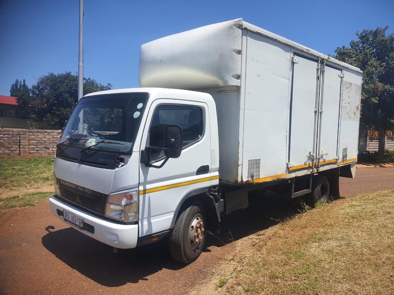 Close Body Truck for hire in Gauteng Gauteng