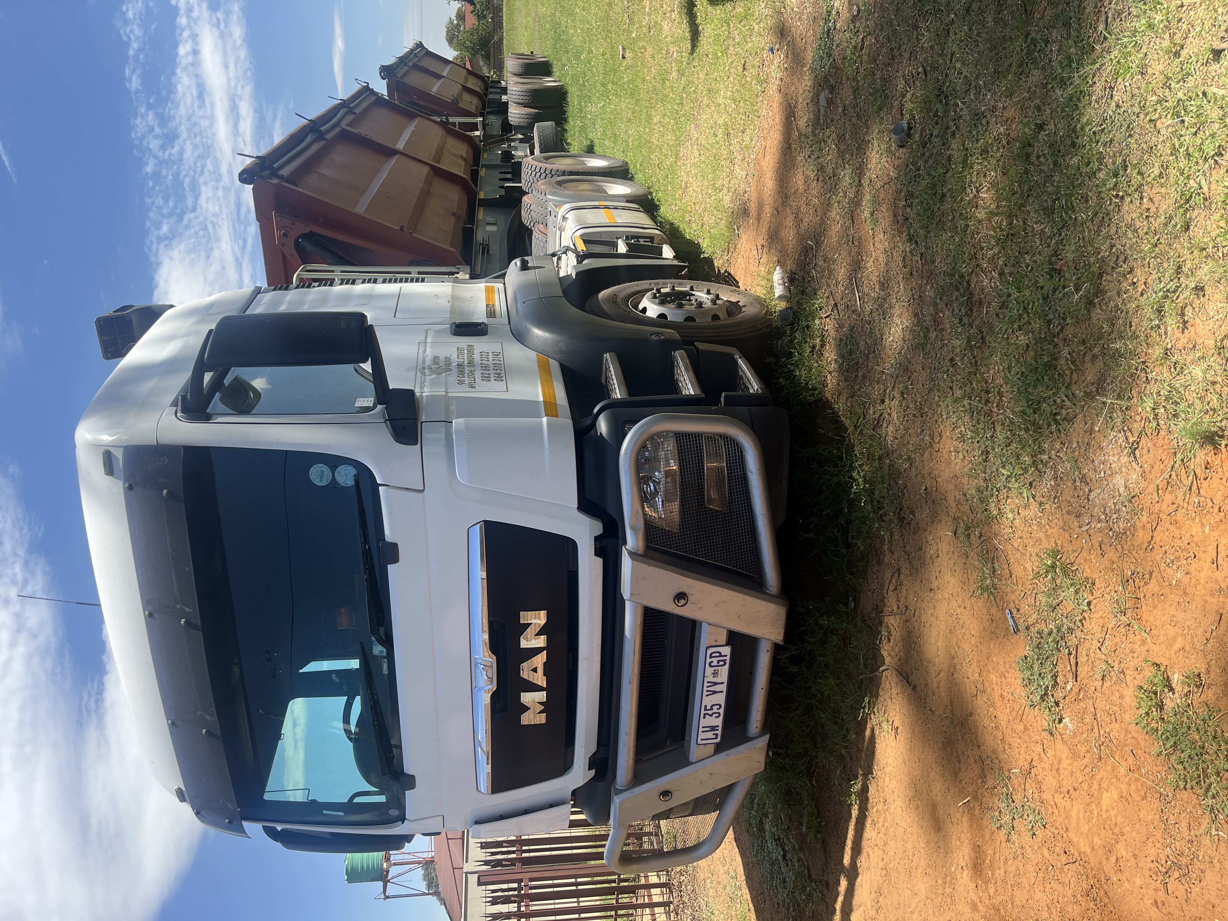 34 Ton Side Tipper for hire in Gauteng